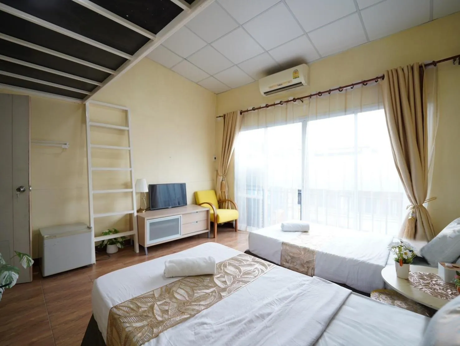 Bed in EZ Sleep @ Ratchada 19