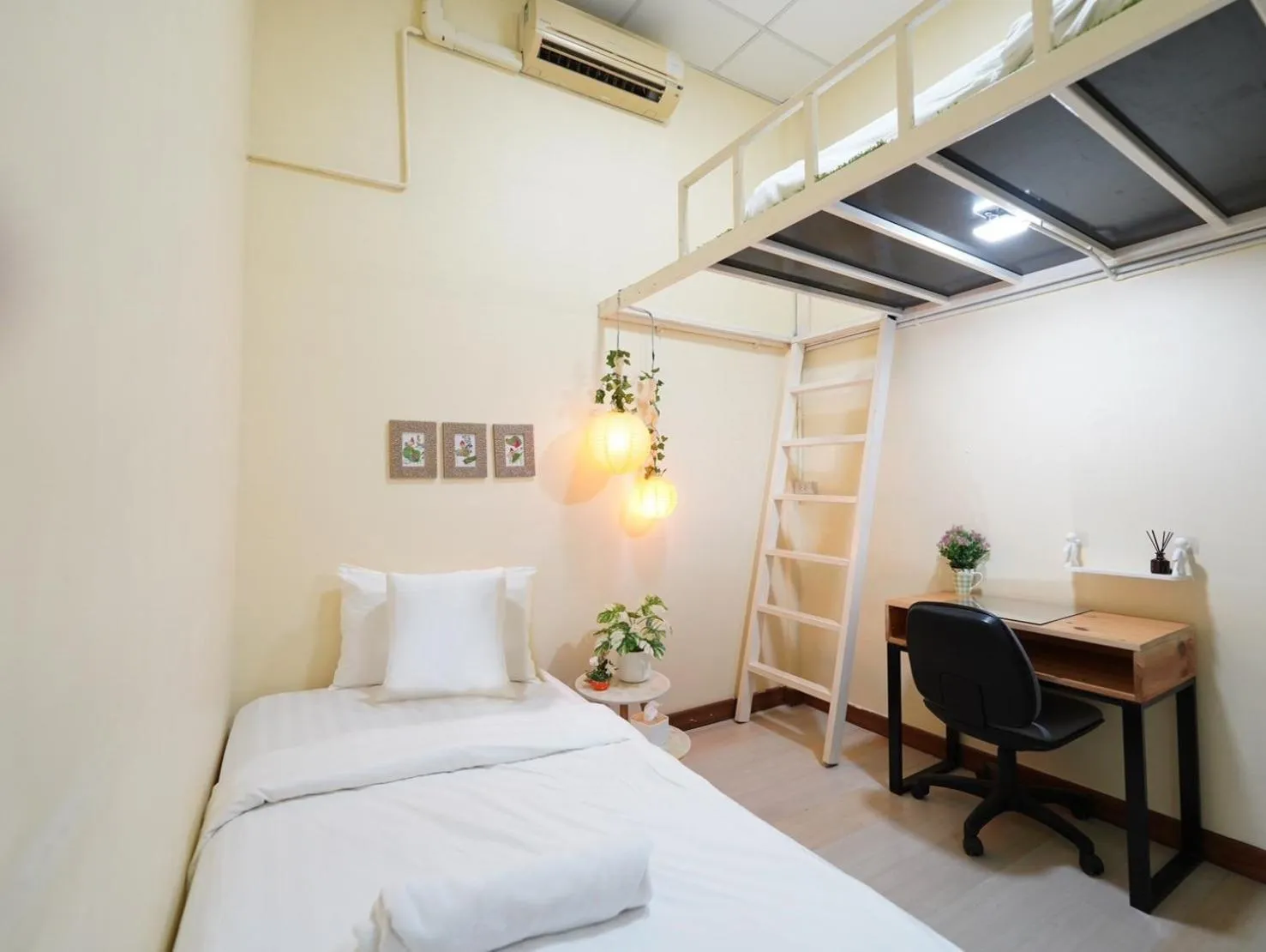 Bed in EZ Sleep @ Ratchada 19