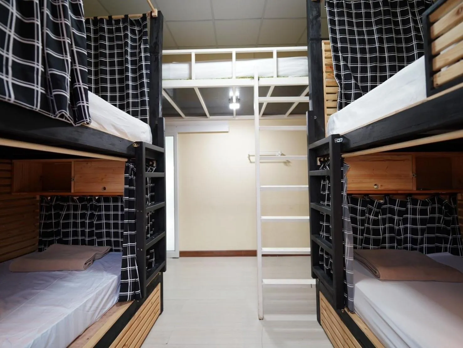 Bed in EZ Sleep @ Ratchada 19