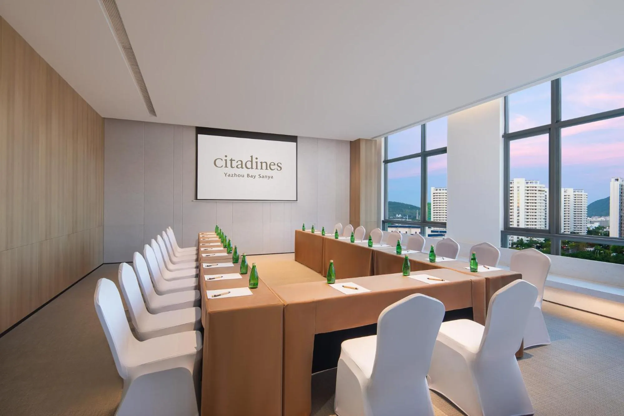 Meeting/conference room in Citadines Yazhou Bay Sanya