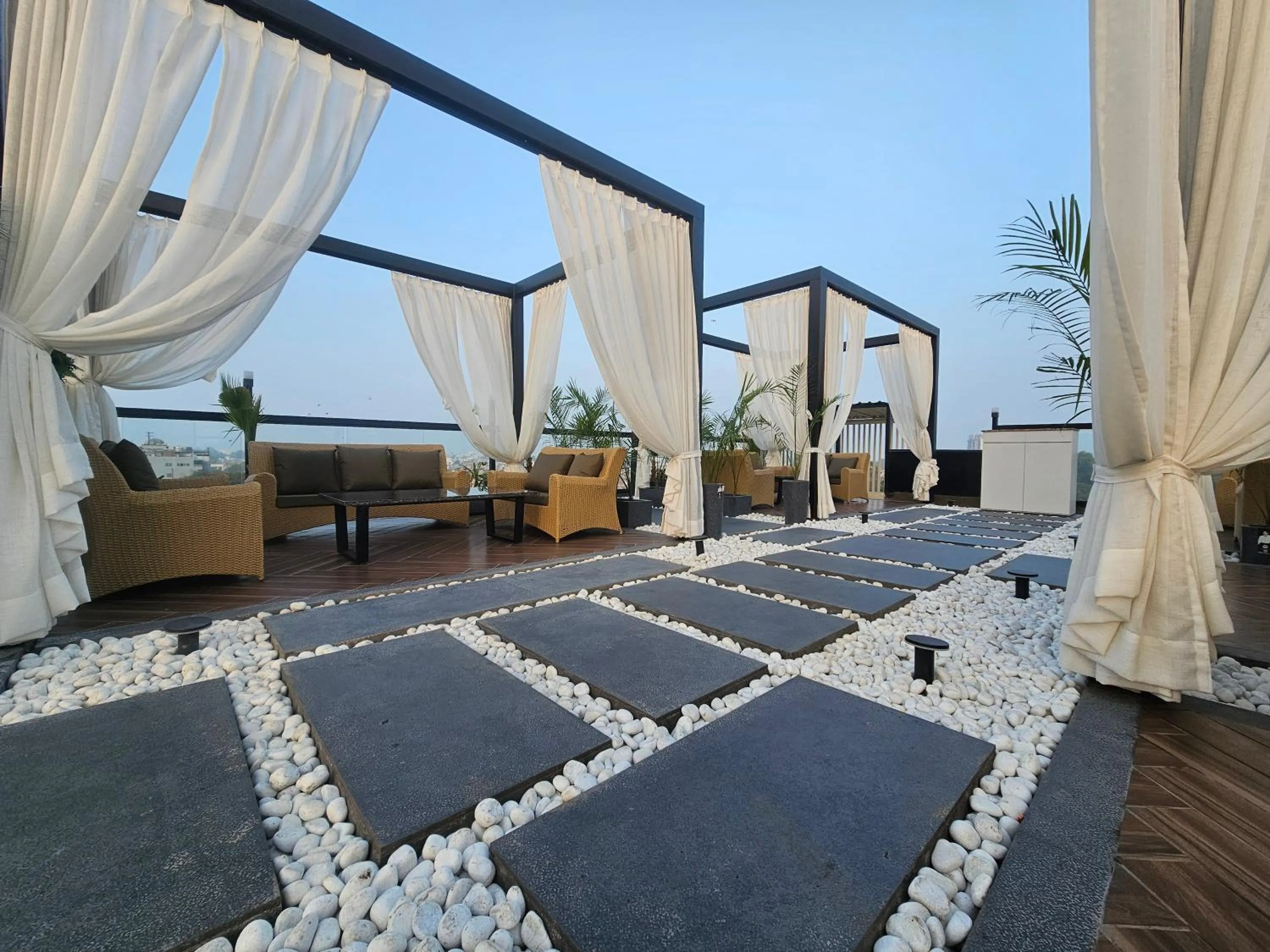 Restaurant/places to eat in Hotel Alwar Royals