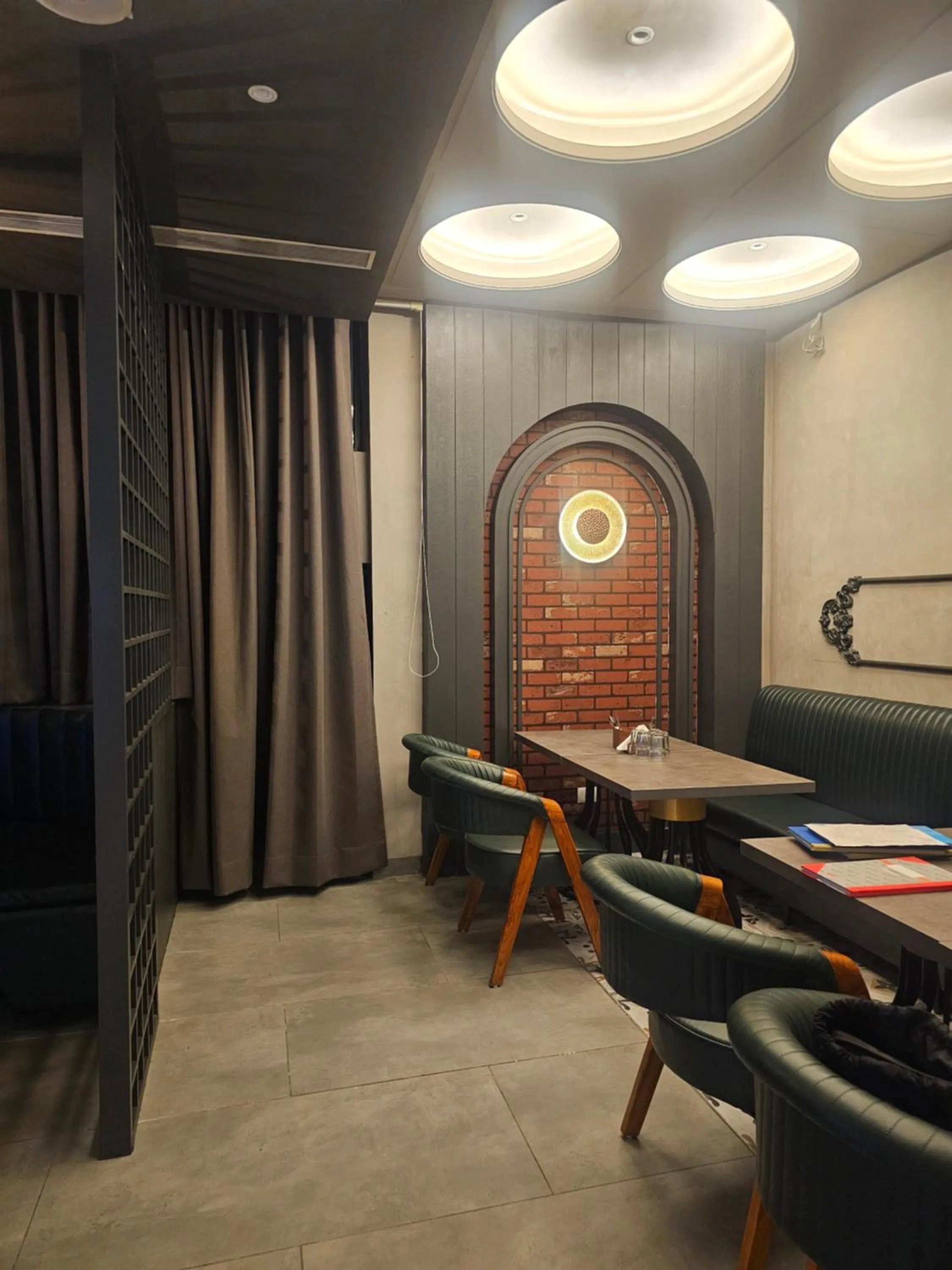 Restaurant/places to eat in Hotel Alwar Royals