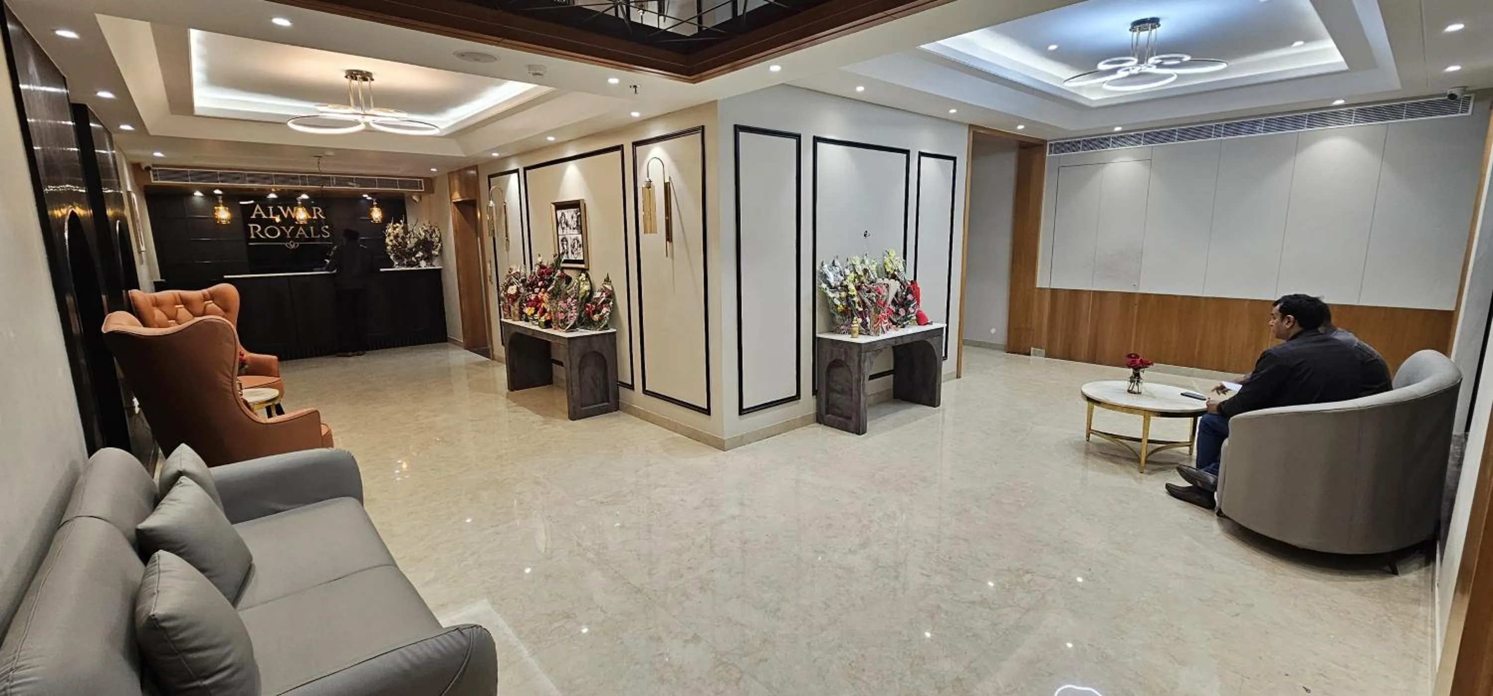 Communal lounge/ TV room in Hotel Alwar Royals