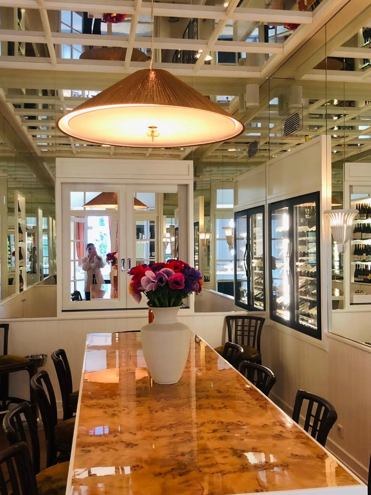 Lounge or bar in LILOU