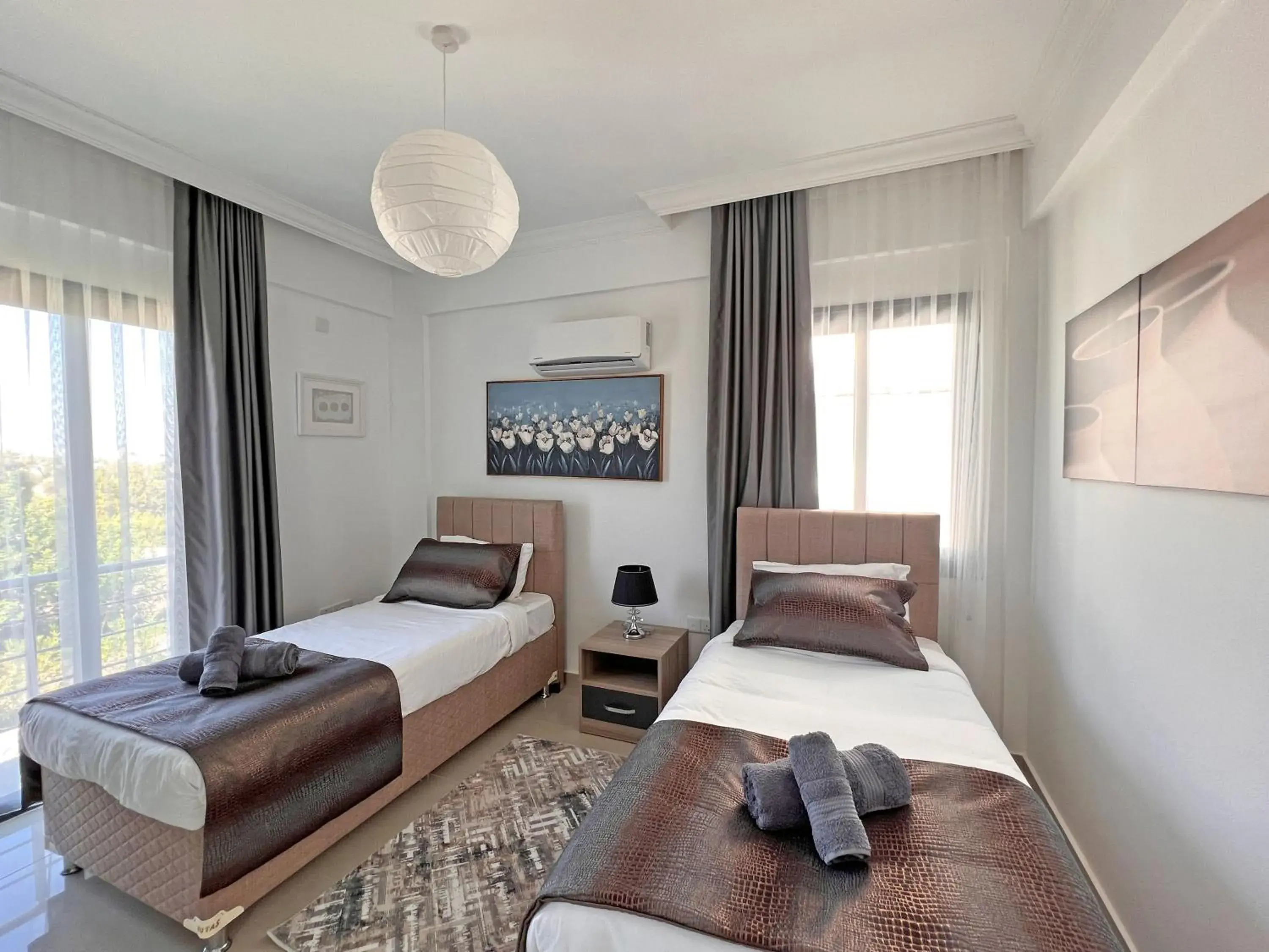 Bed in Skyline Paradise Villas Bed in Skyline Paradise Villas