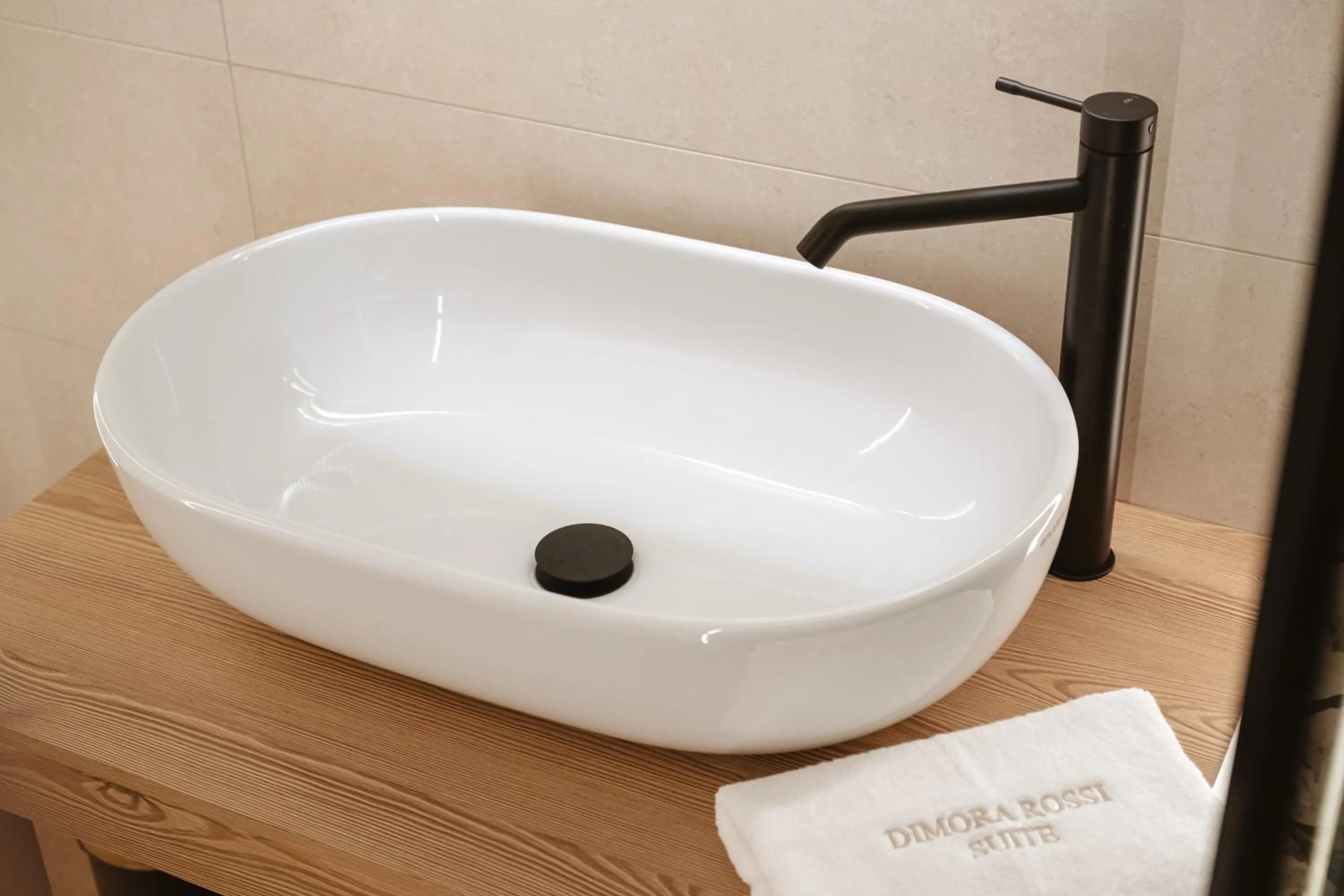 Bathroom in ALBERGO DIFFUSO Dimora Rossi Charme B&B