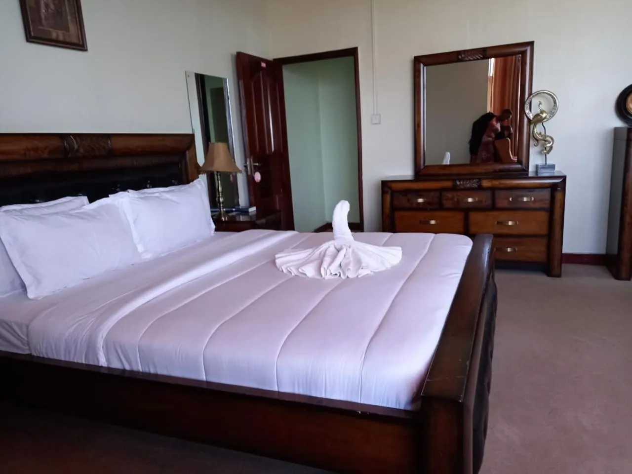 Newstead hotel naivasha