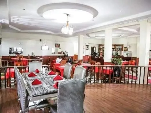 Restaurant/places to eat in Newstead hotel naivasha