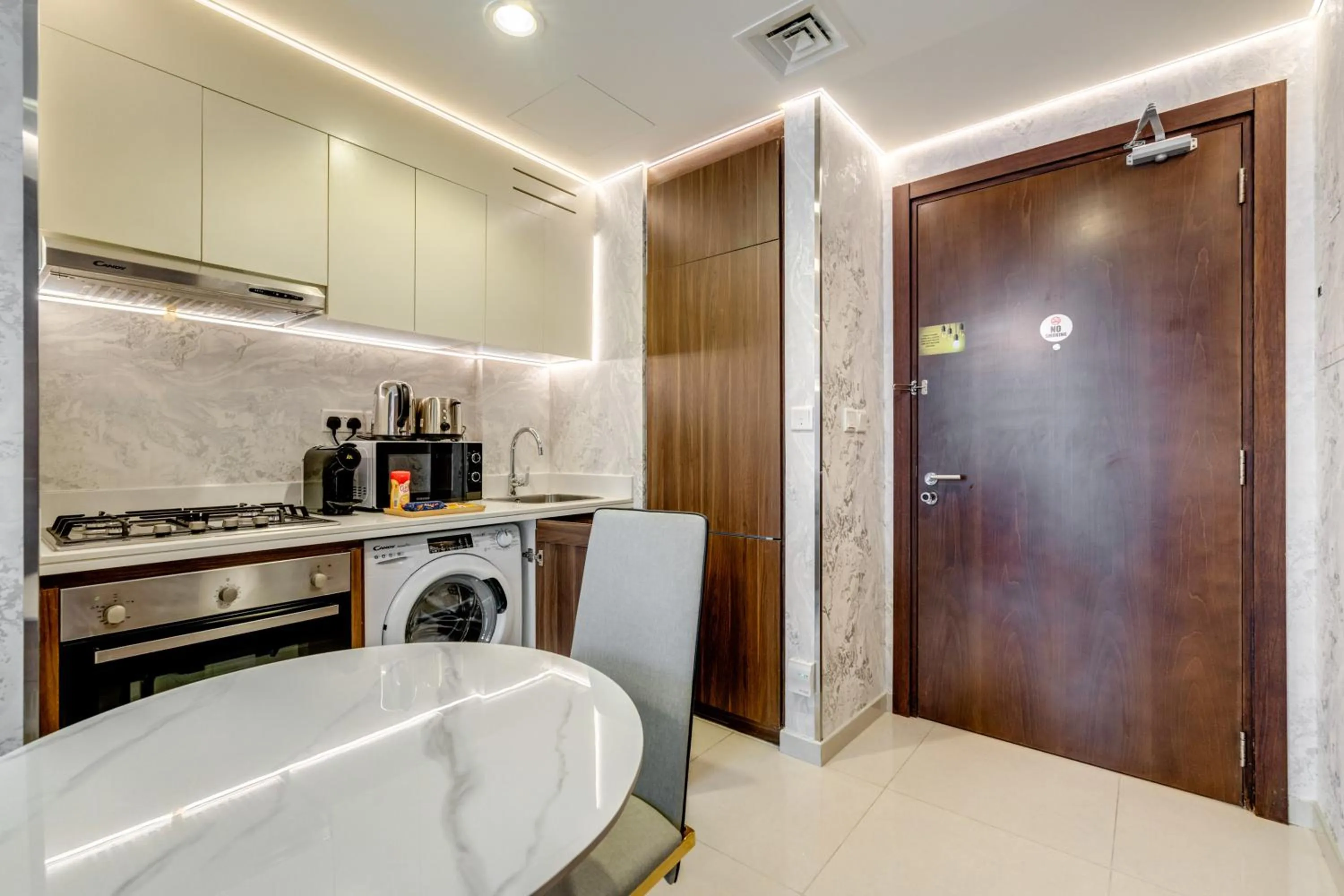 Kitchen or kitchenette in GLOBALSTAY. Luxury Apartments Near The Dubai Canal