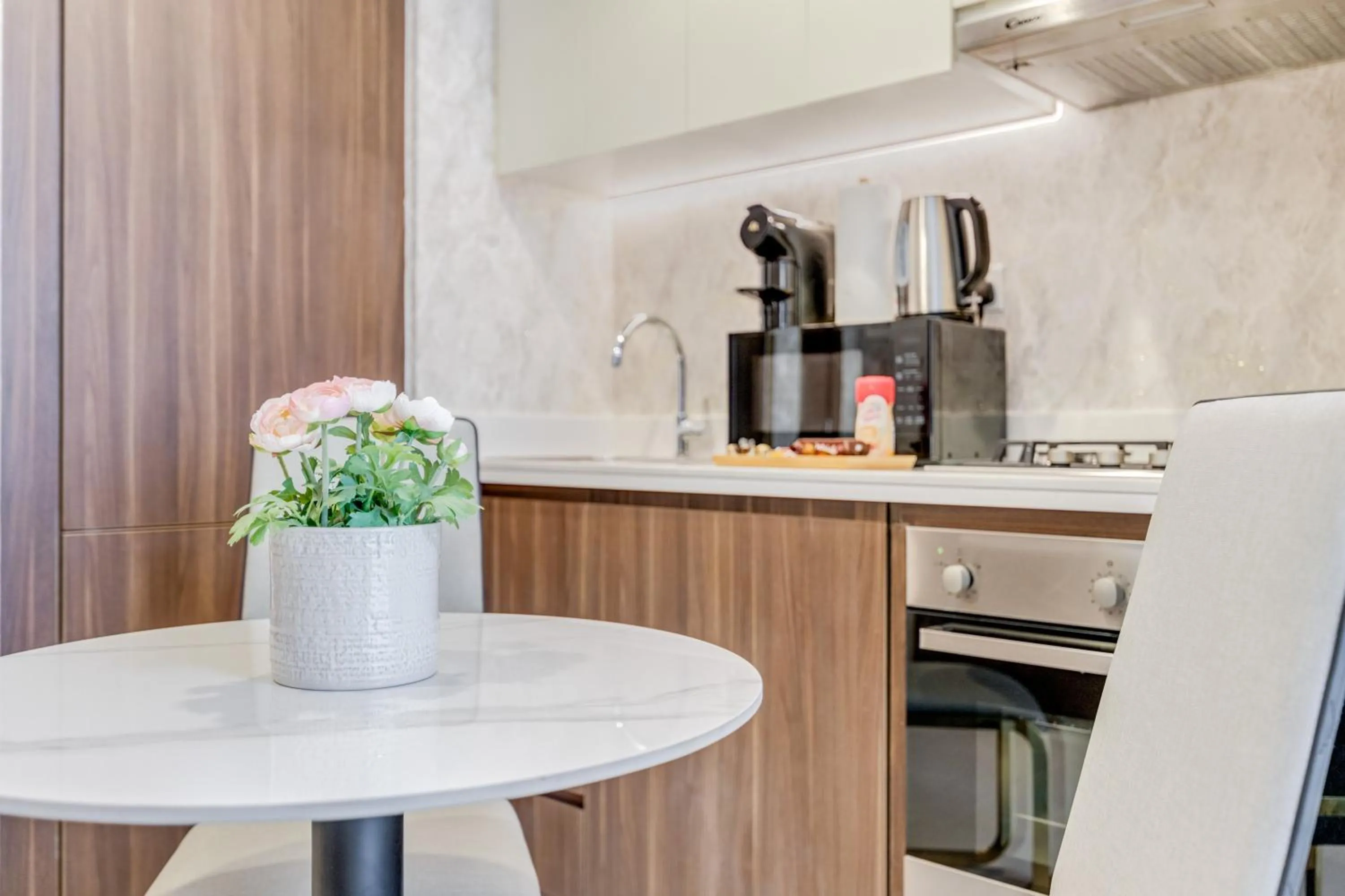 Kitchen or kitchenette in GLOBALSTAY. Luxury Apartments Near The Dubai Canal