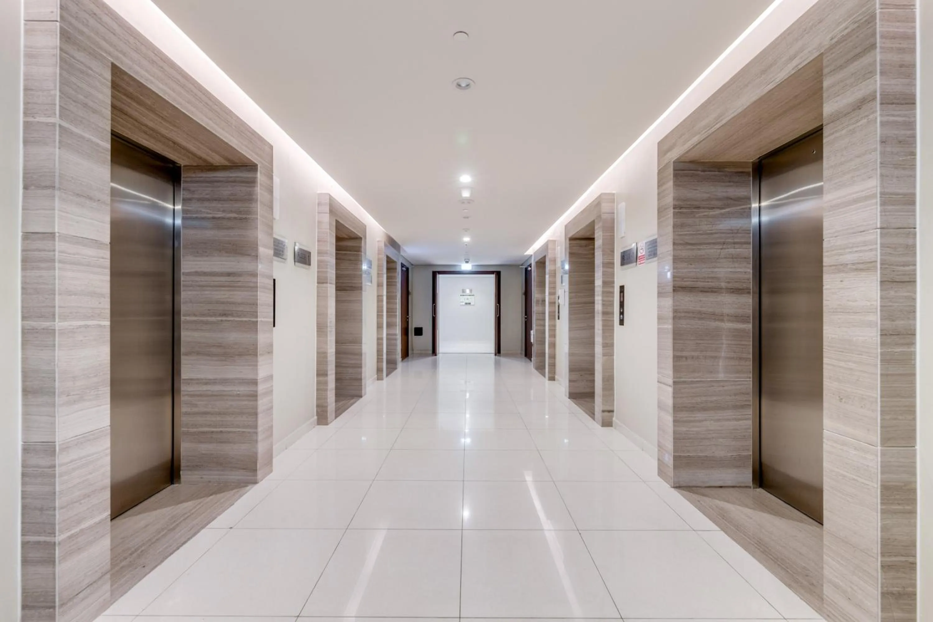 elevator in GLOBALSTAY. Luxury Apartments Near The Dubai Canal