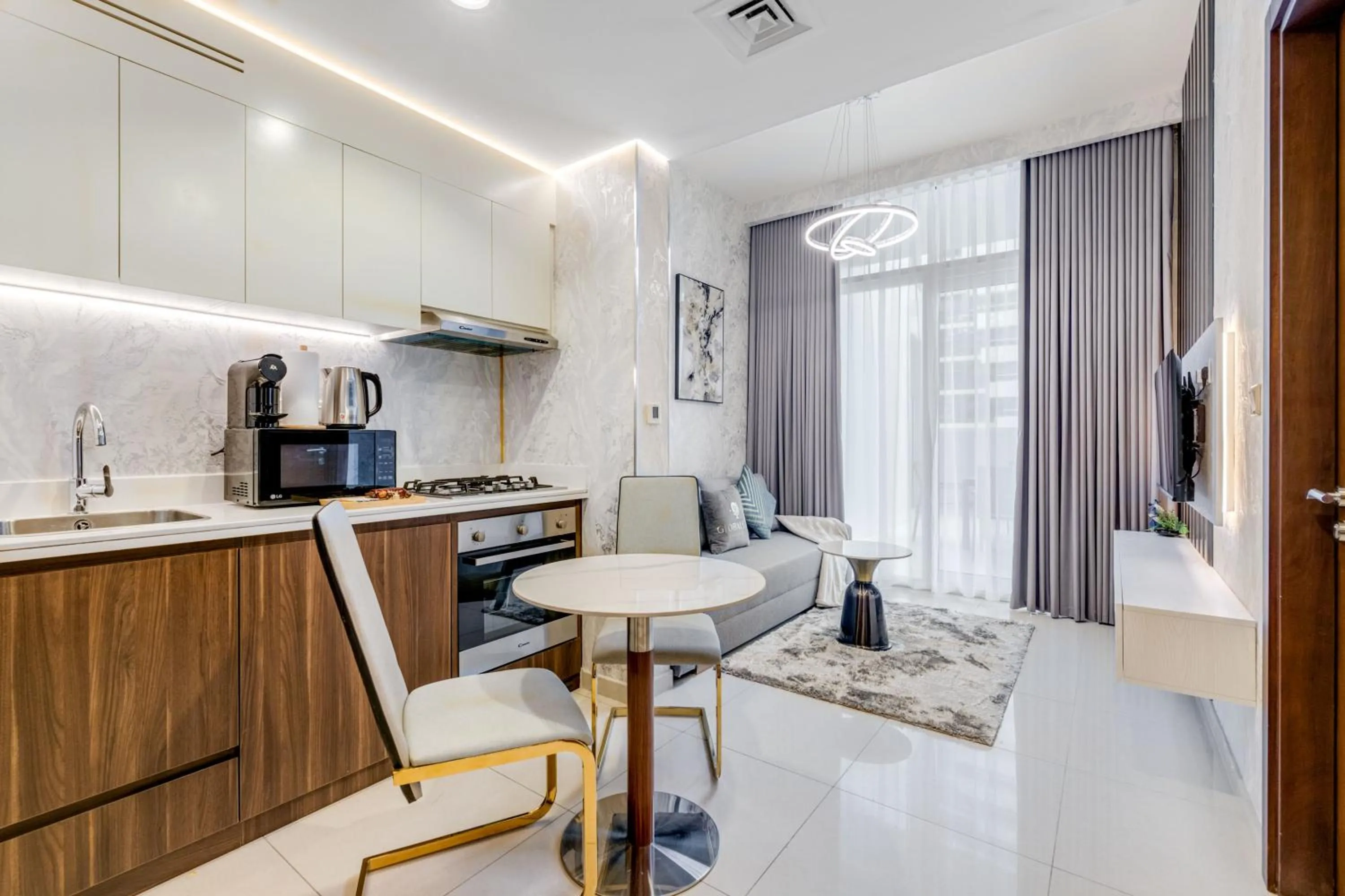 Kitchen or kitchenette in GLOBALSTAY. Luxury Apartments Near The Dubai Canal