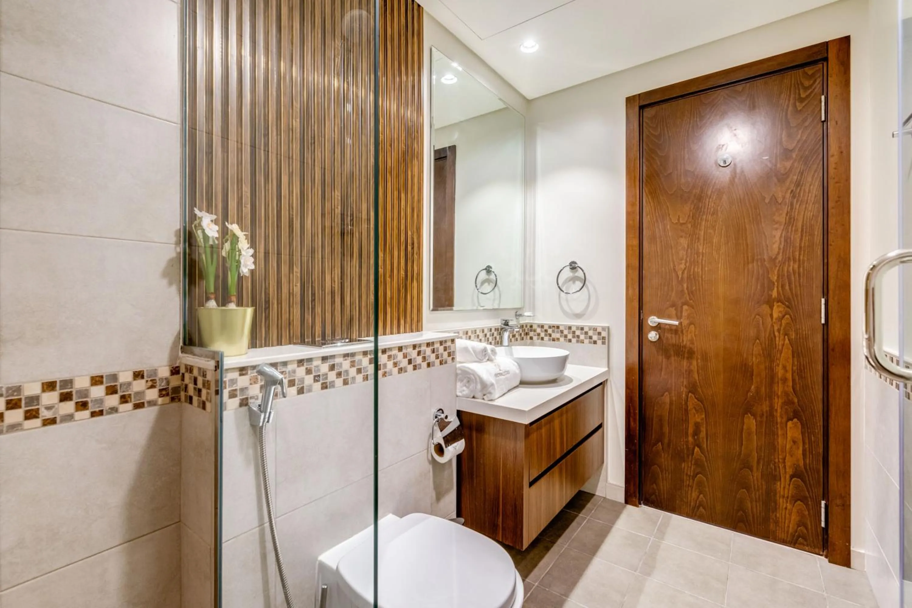Shower in GLOBALSTAY. Luxury Apartments Near The Dubai Canal