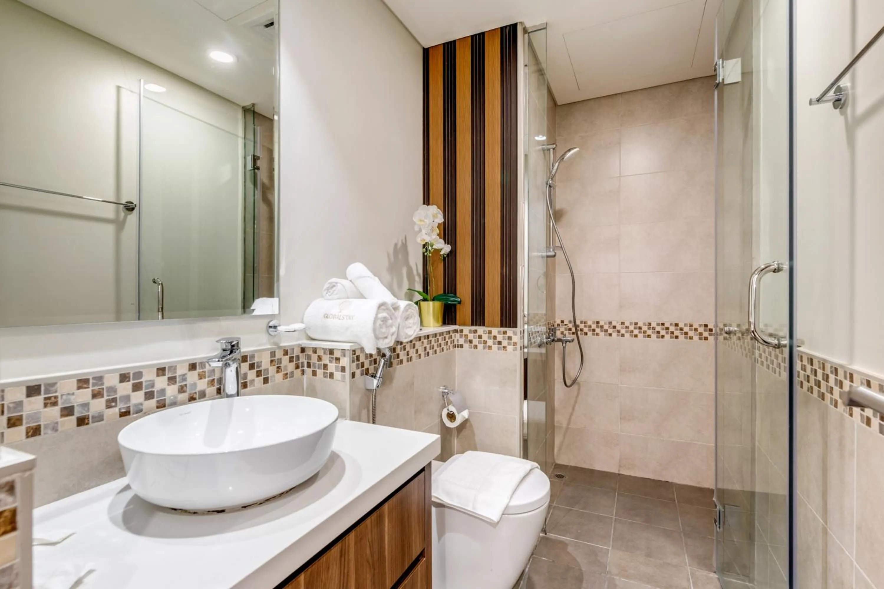 Shower in GLOBALSTAY. Luxury Apartments Near The Dubai Canal