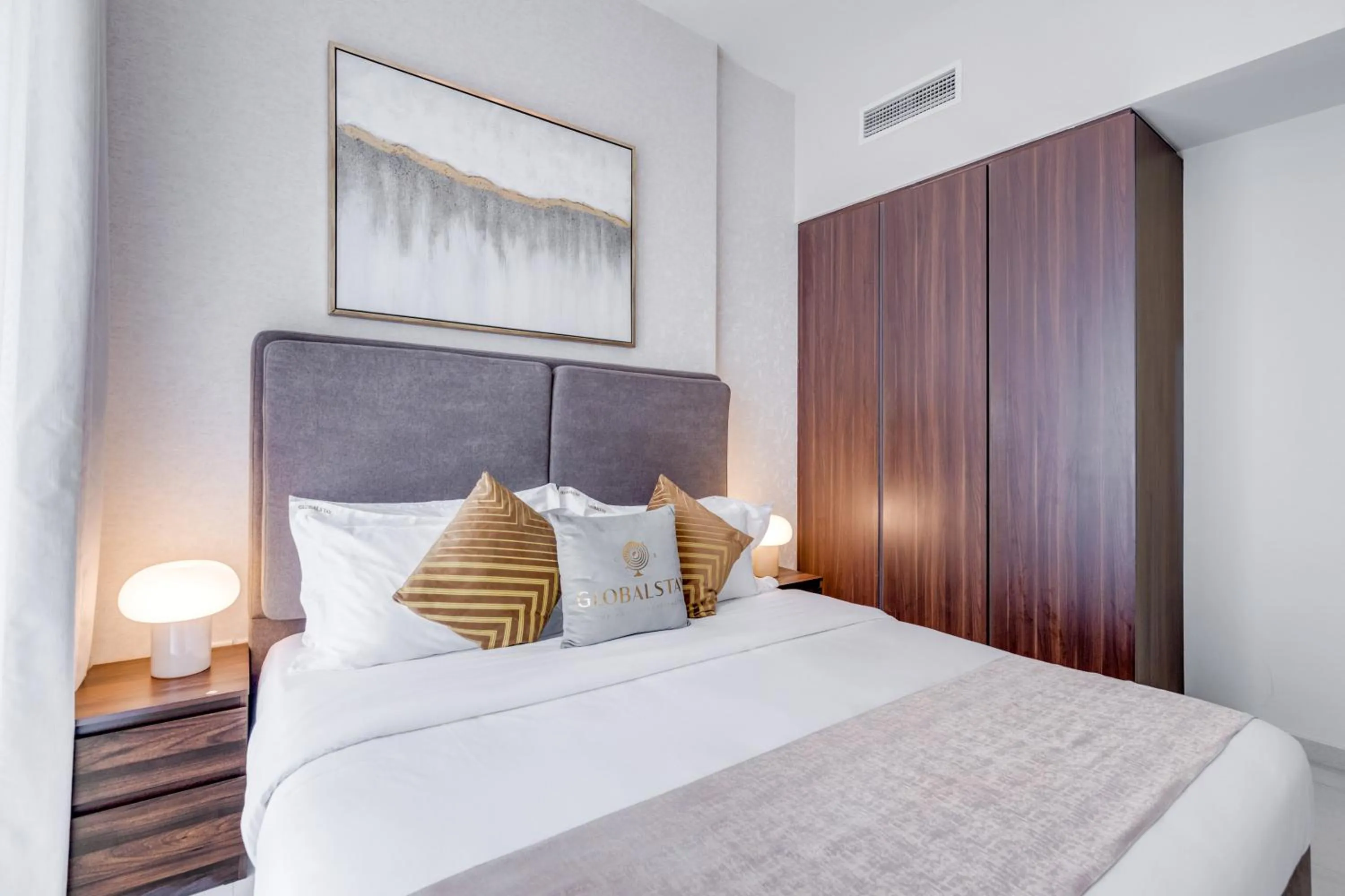 Bed in GLOBALSTAY. Luxury Apartments Near The Dubai Canal