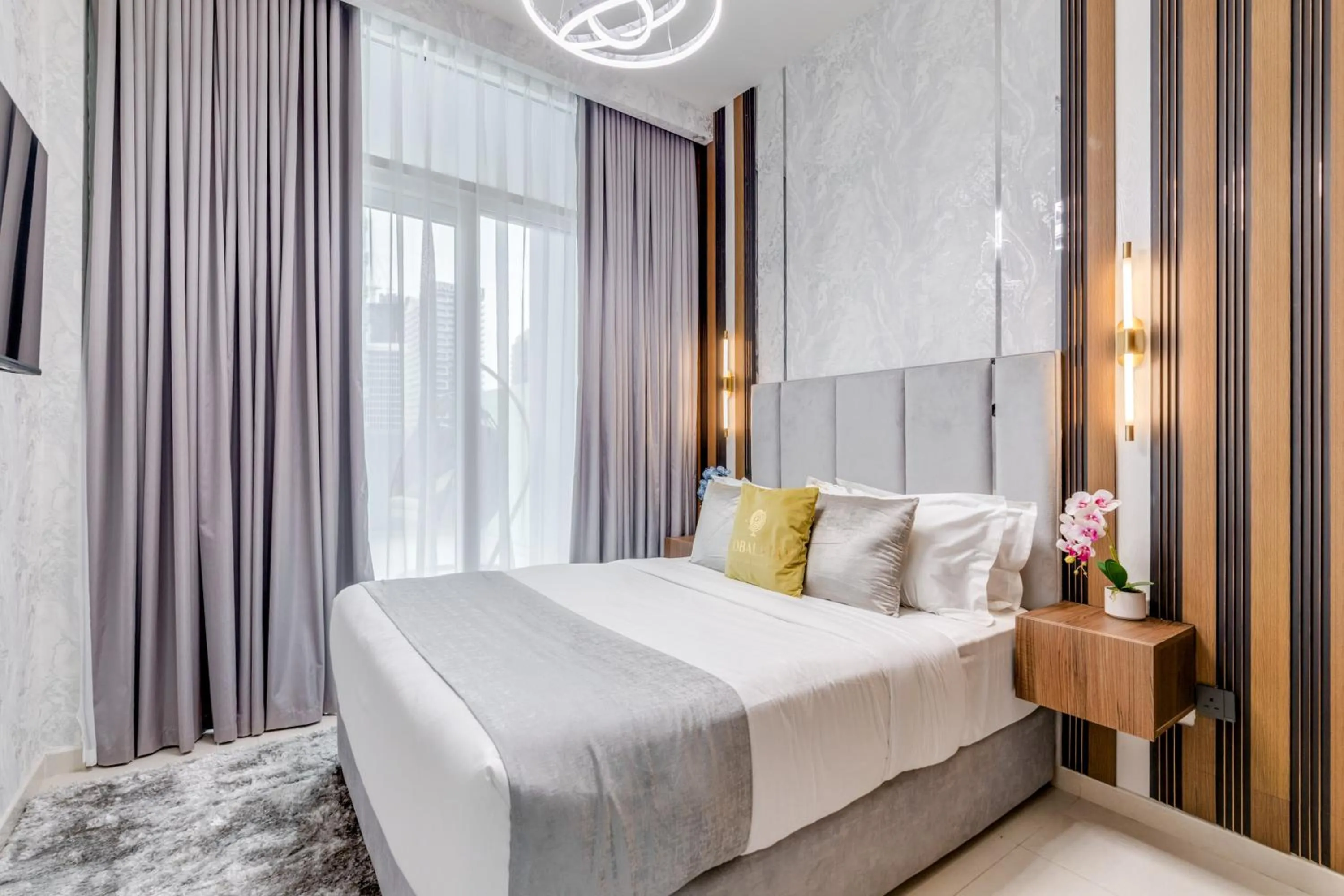 Bed in GLOBALSTAY. Luxury Apartments Near The Dubai Canal