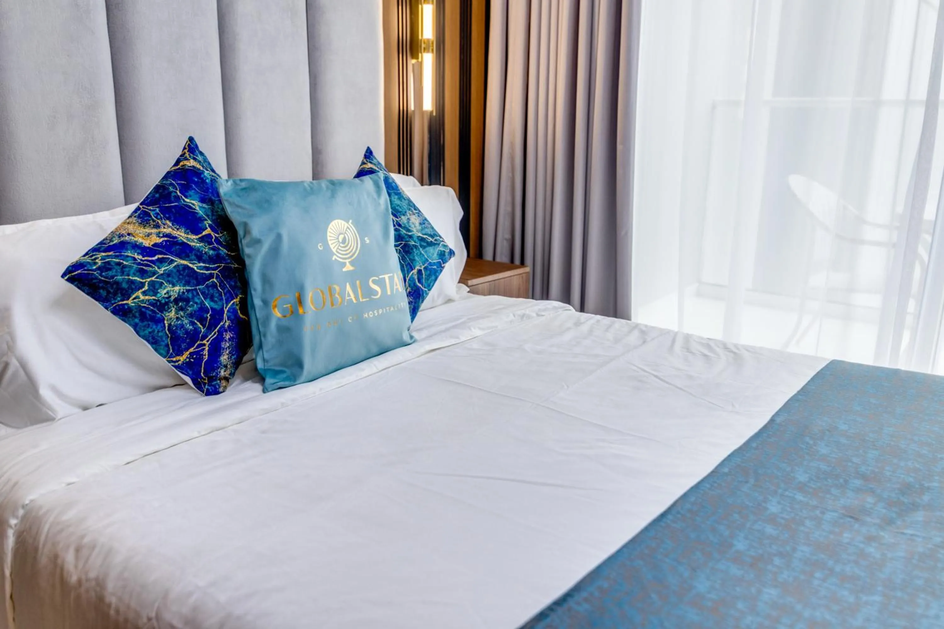 Bed in GLOBALSTAY. Luxury Apartments Near The Dubai Canal