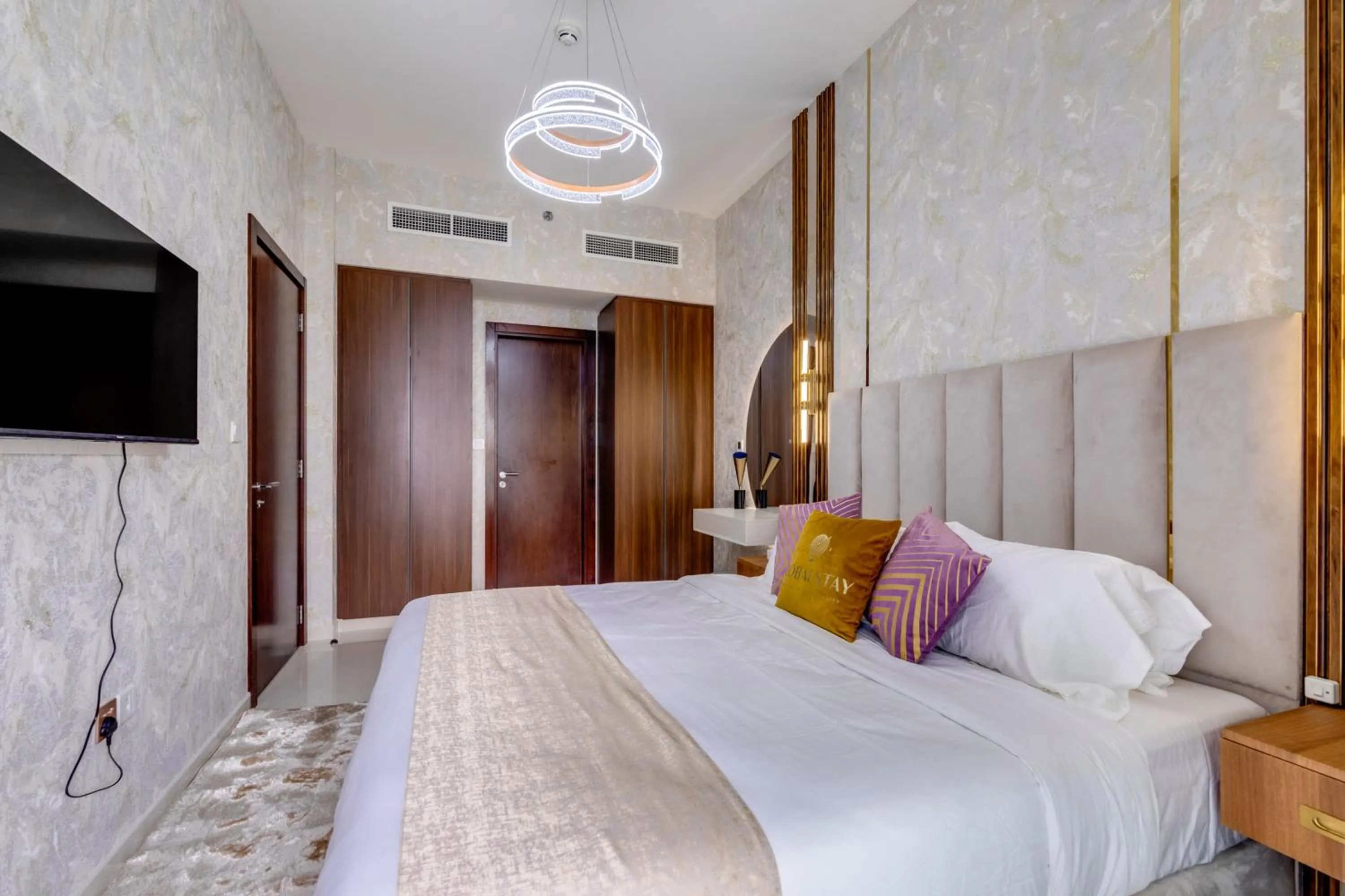 Bed in GLOBALSTAY. Luxury Apartments Near The Dubai Canal