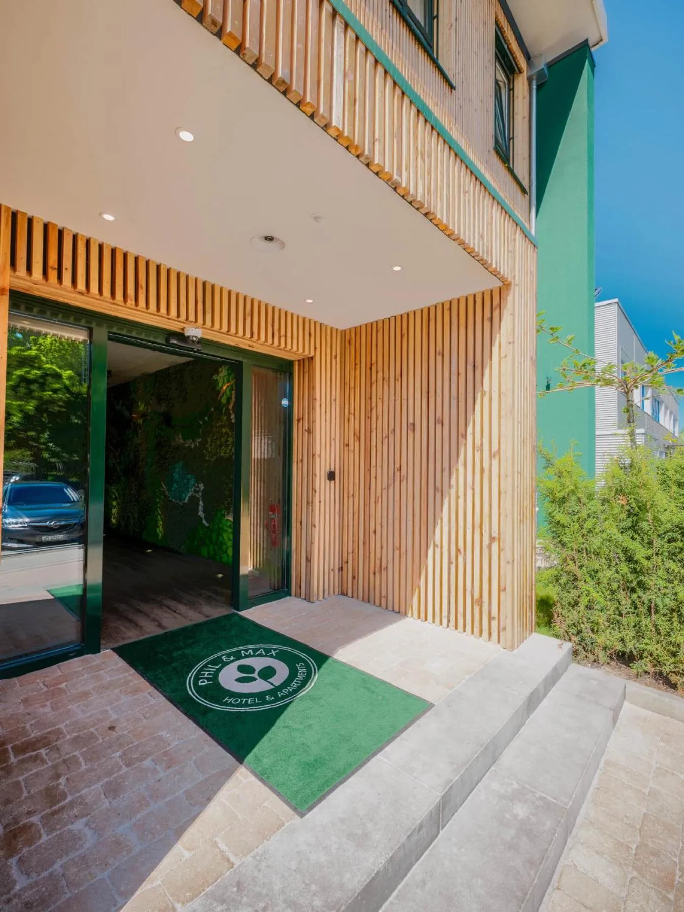 Property building in Hannover - PHIL & MAX Hotels und Apartments Messe