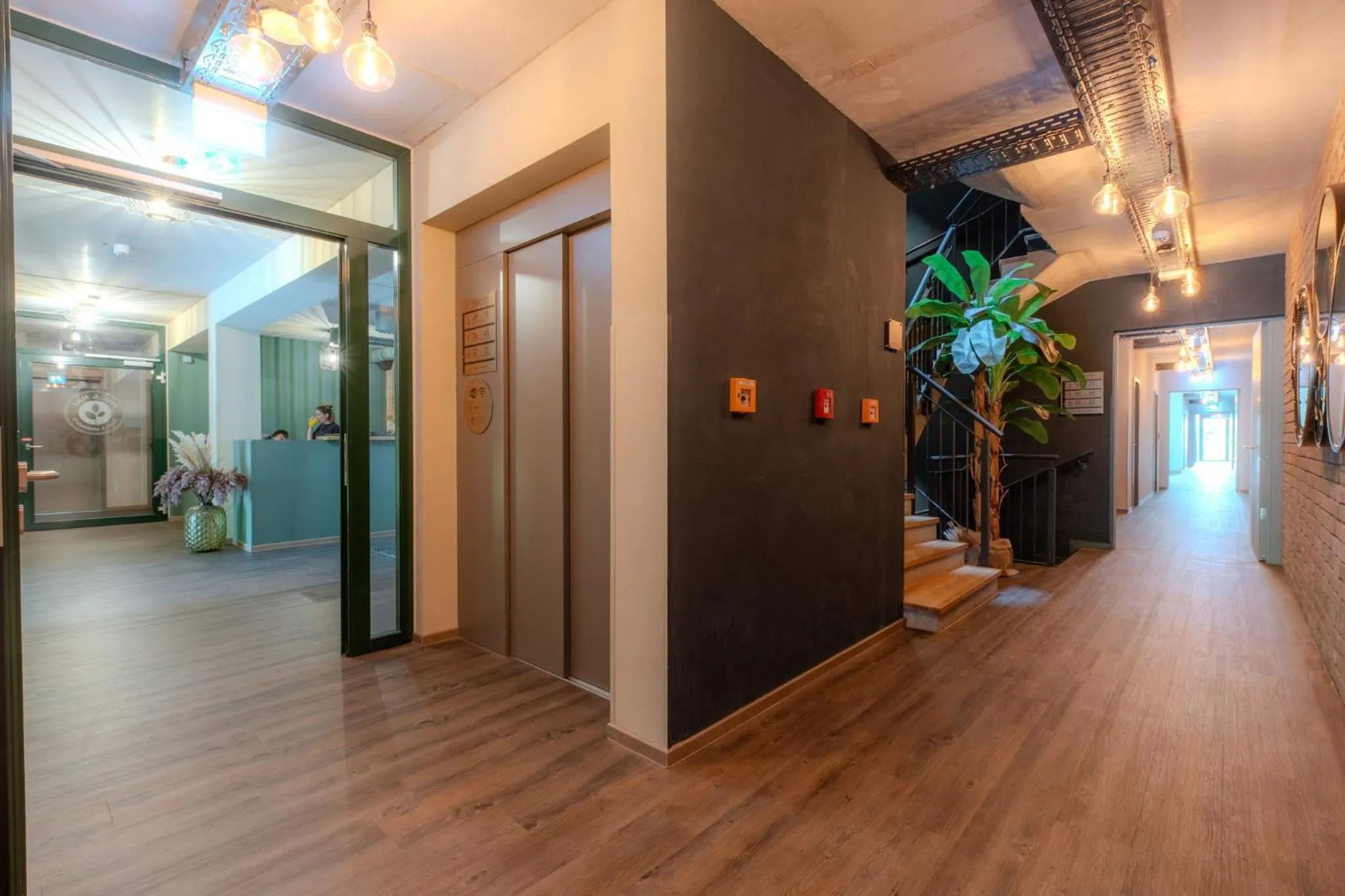 elevator in Hannover - PHIL & MAX Hotels und Apartments Messe