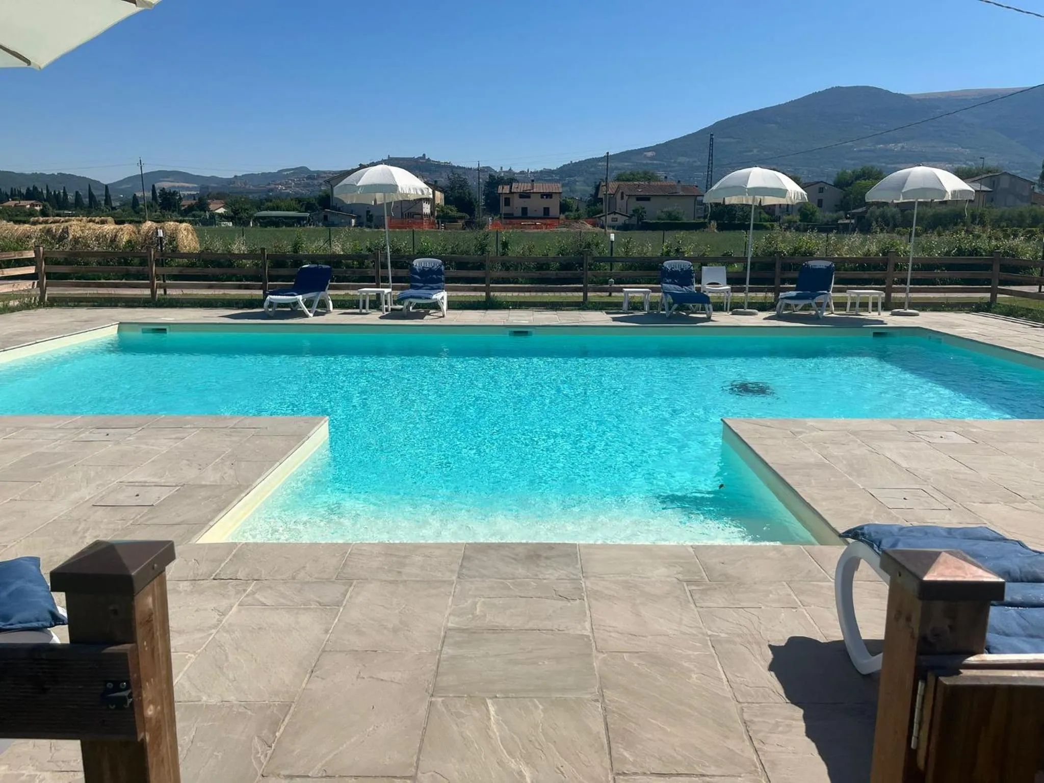 Swimming pool in Luci di Assisi B&B Wellness