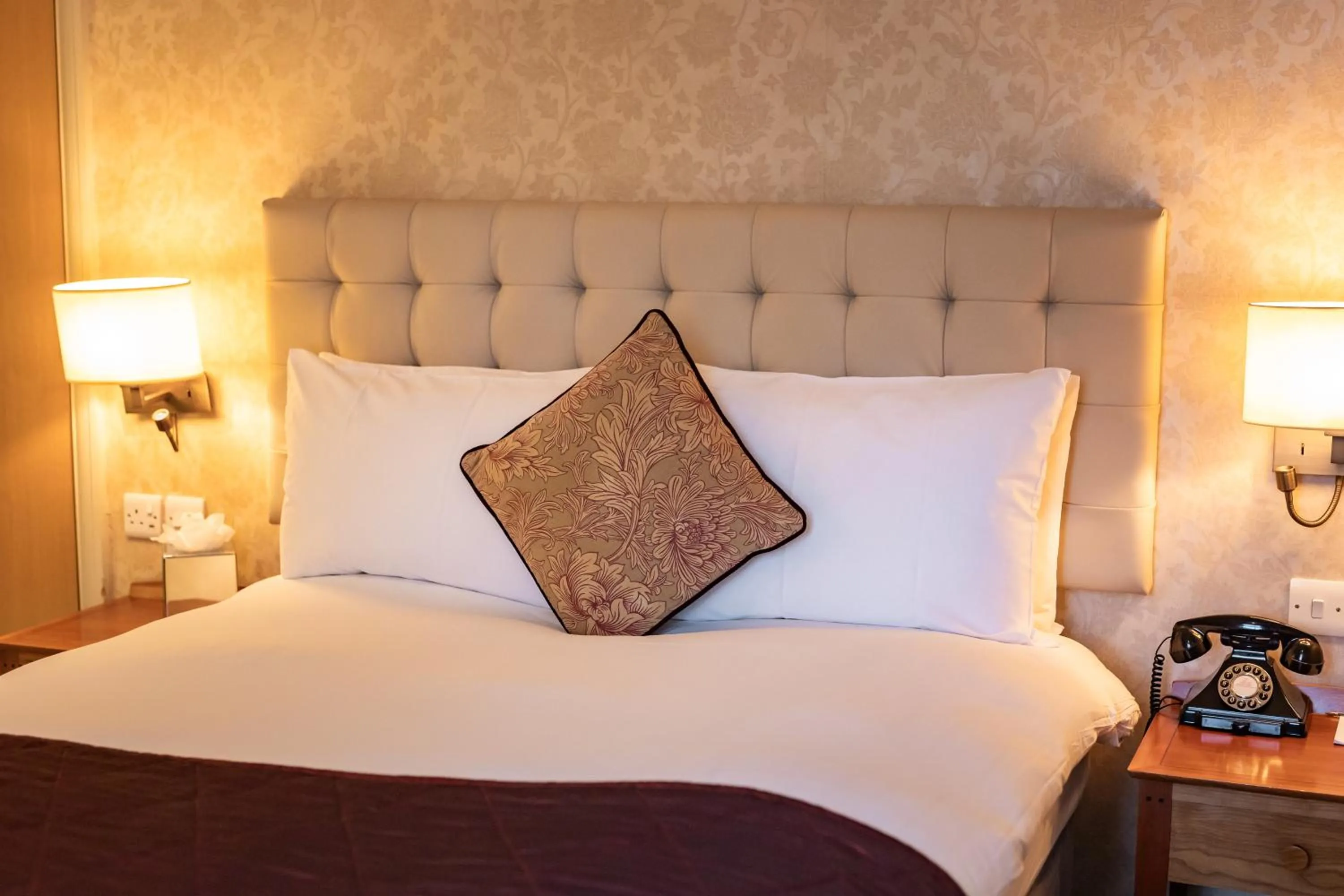 Bed in The Red Lion Hotel