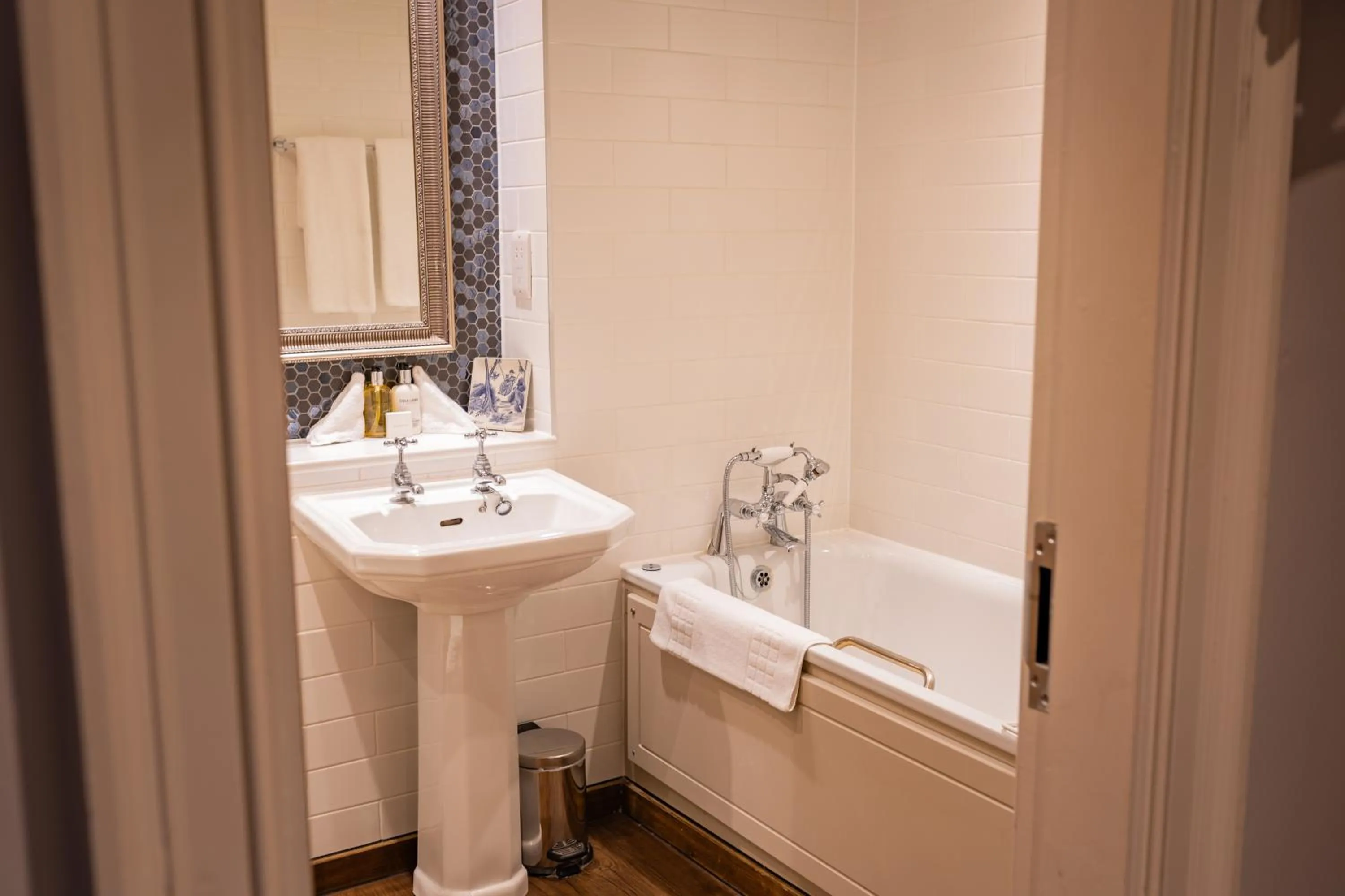 Bathroom in The Red Lion Hotel