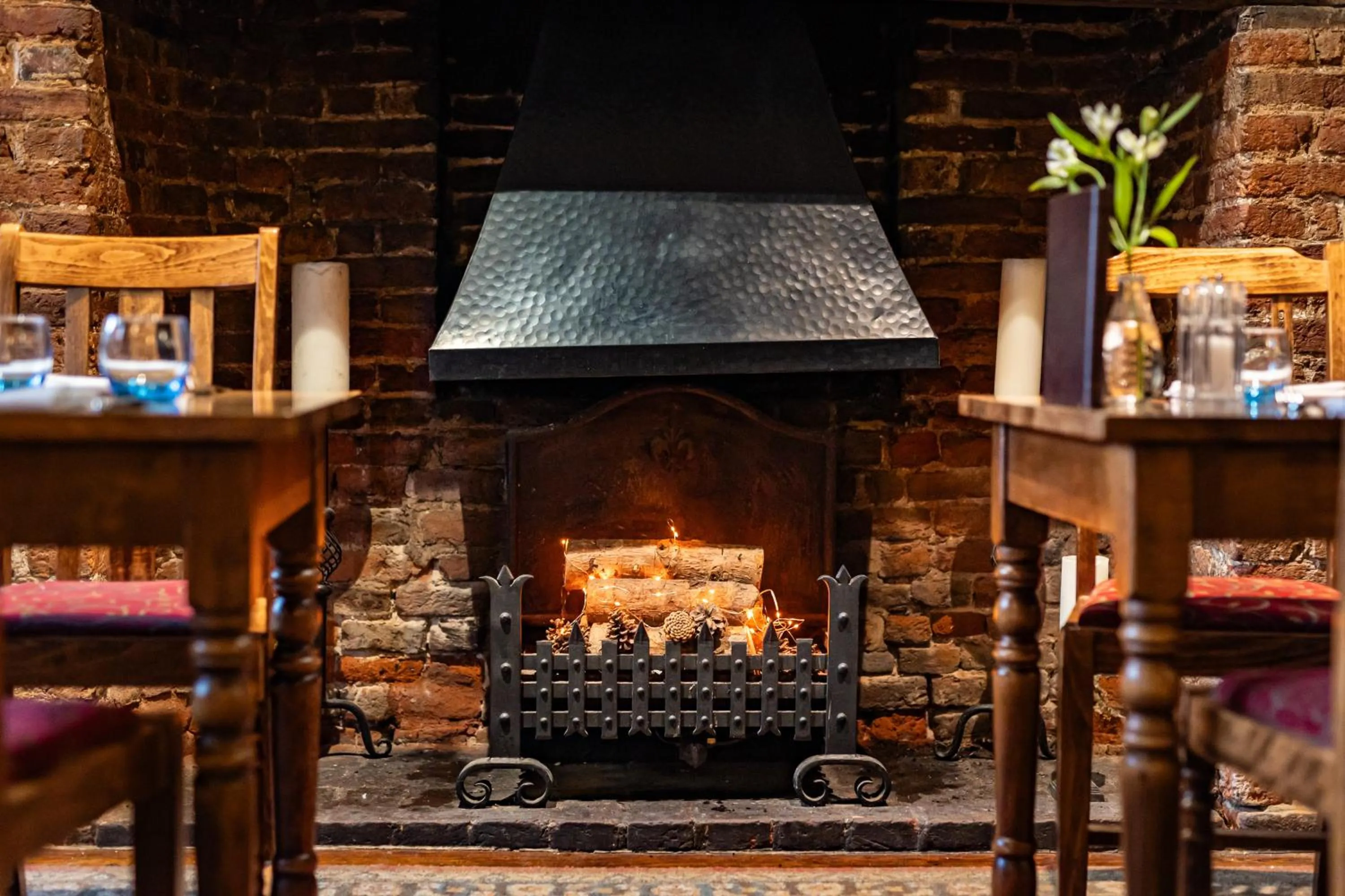 Restaurant/places to eat in The Red Lion Hotel