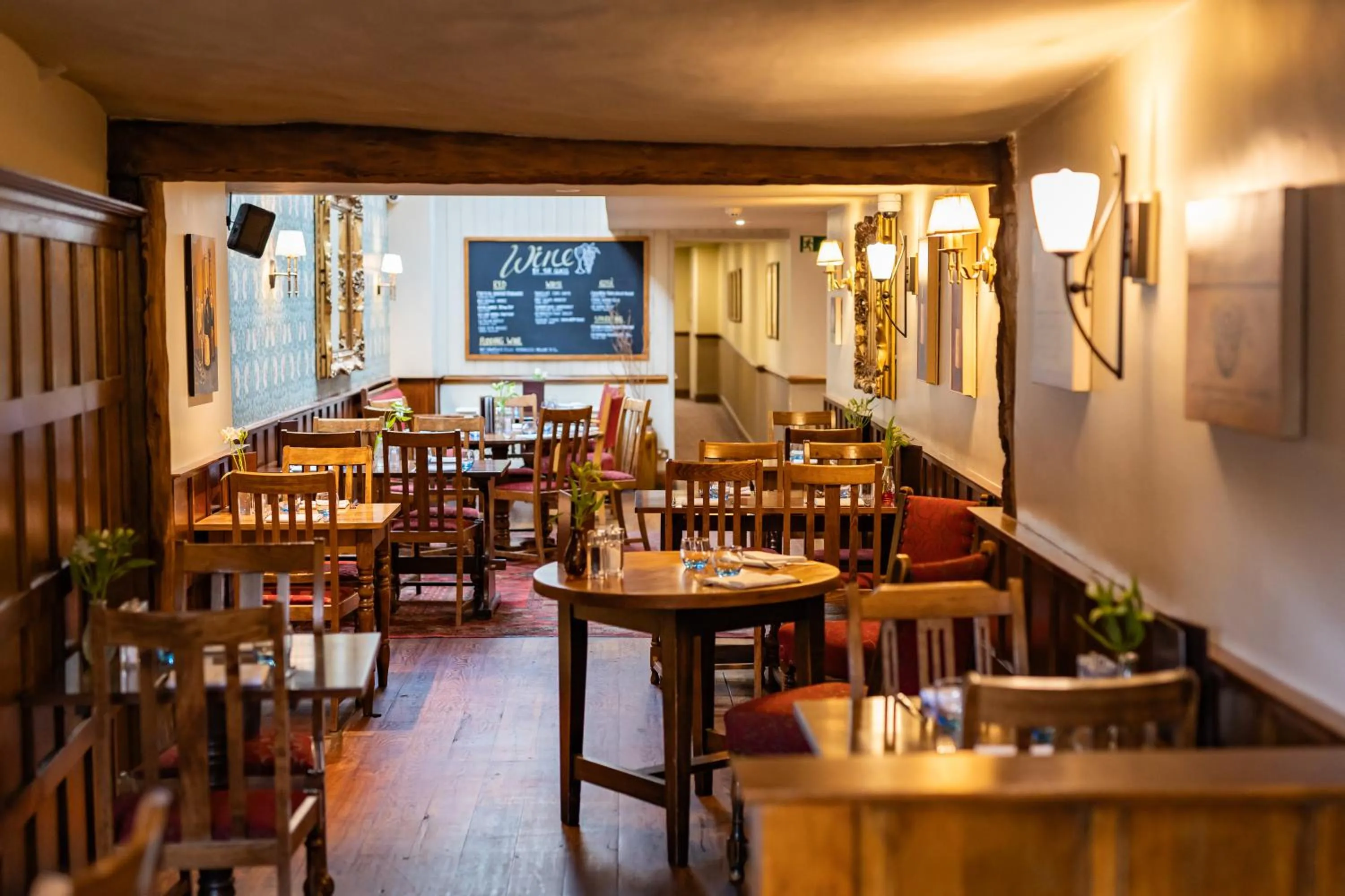 Restaurant/places to eat in The Red Lion Hotel