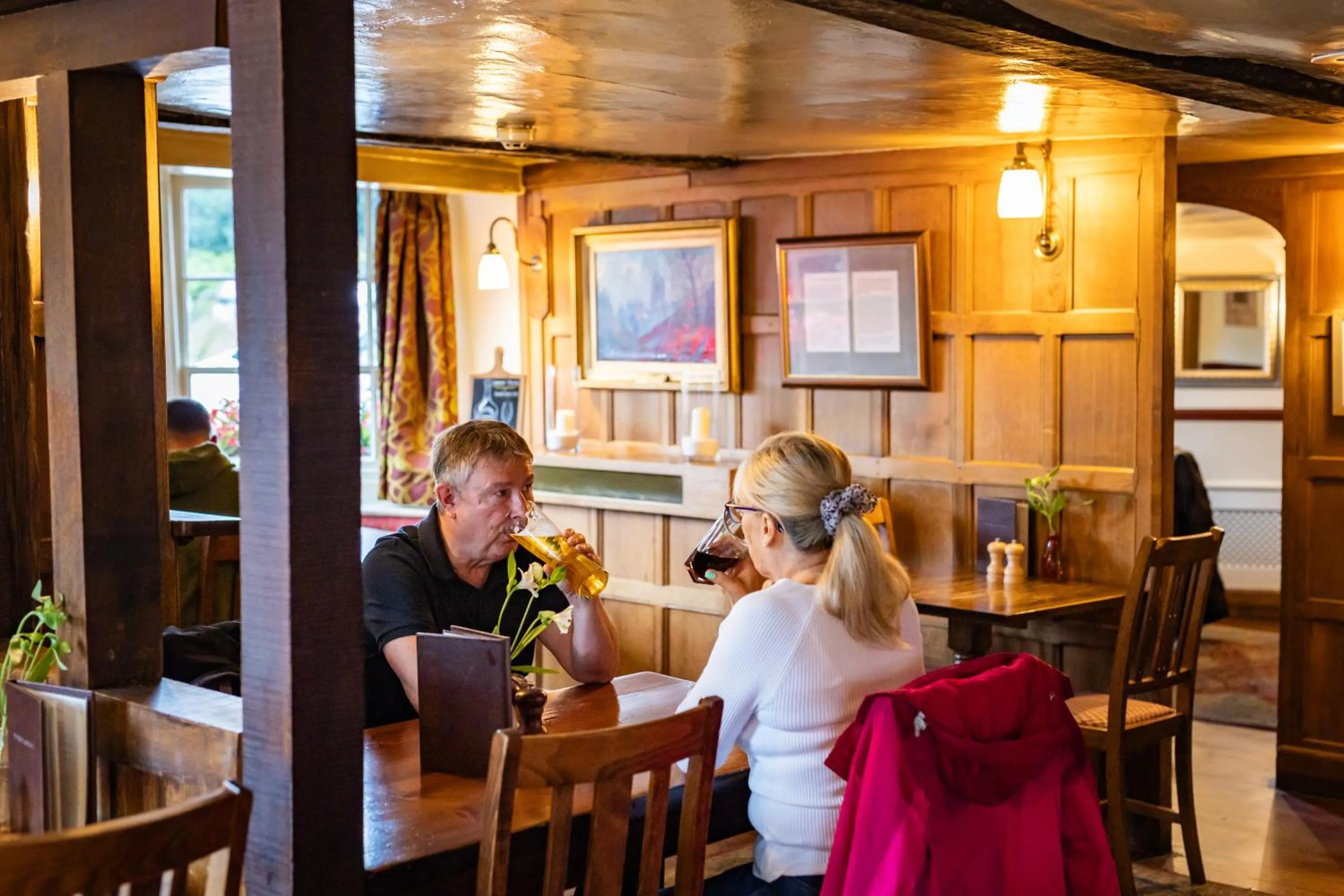 Lounge or bar in The Red Lion Hotel