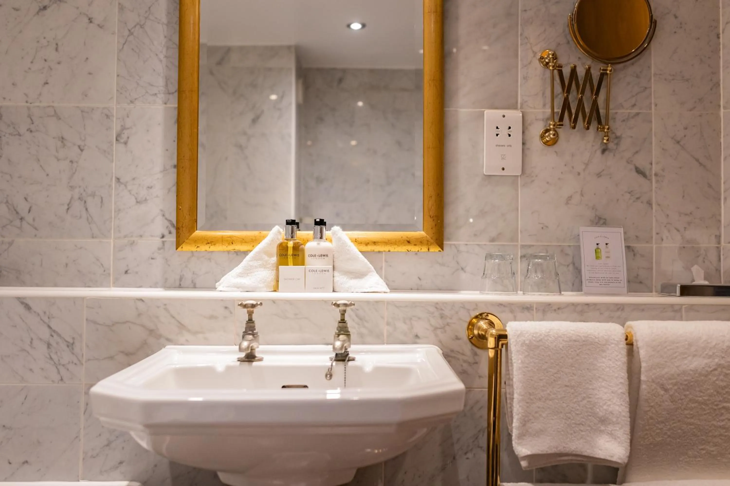 Bathroom in The Red Lion Hotel