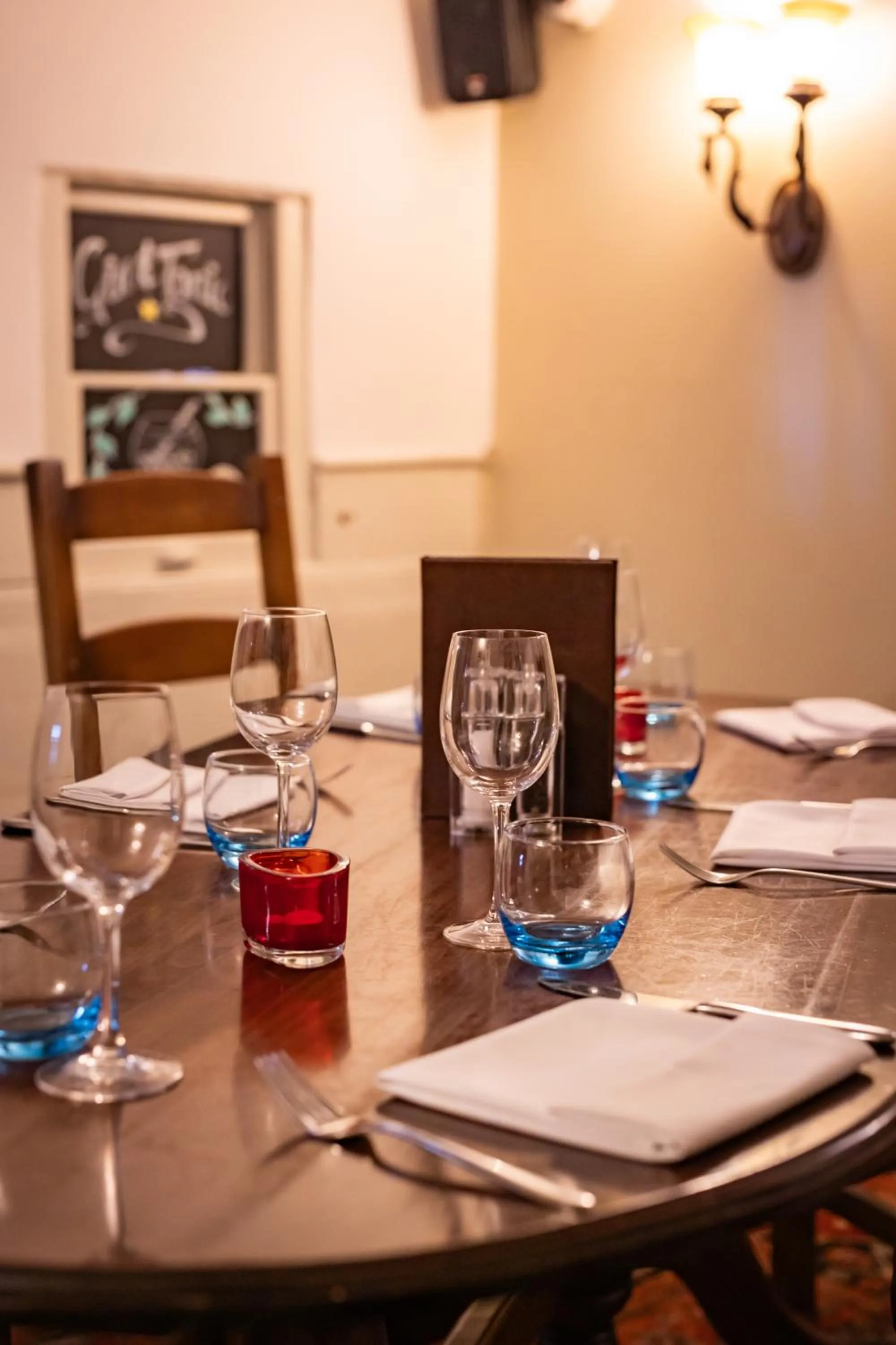 Restaurant/places to eat in The Red Lion Hotel