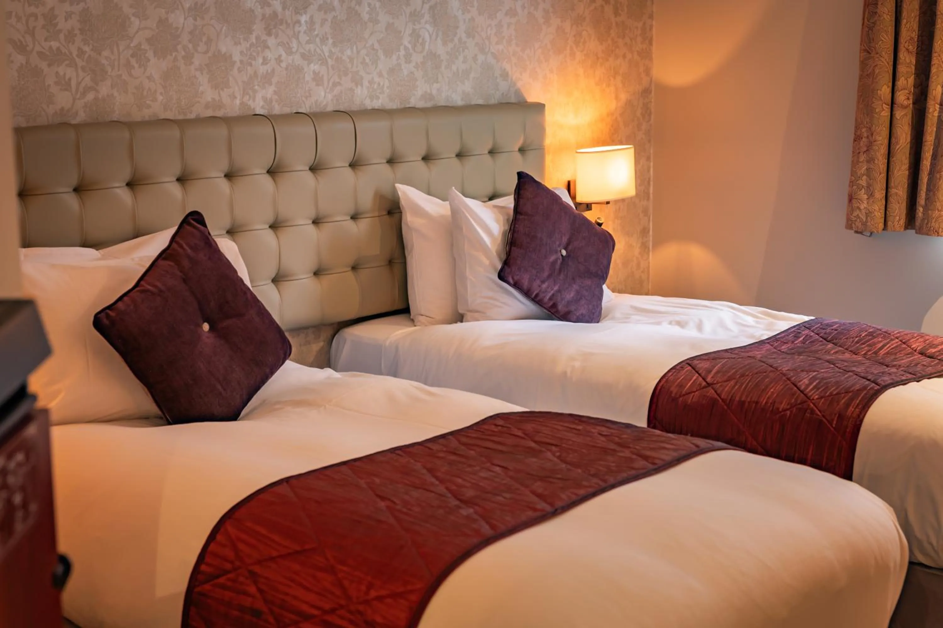 Bed in The Red Lion Hotel