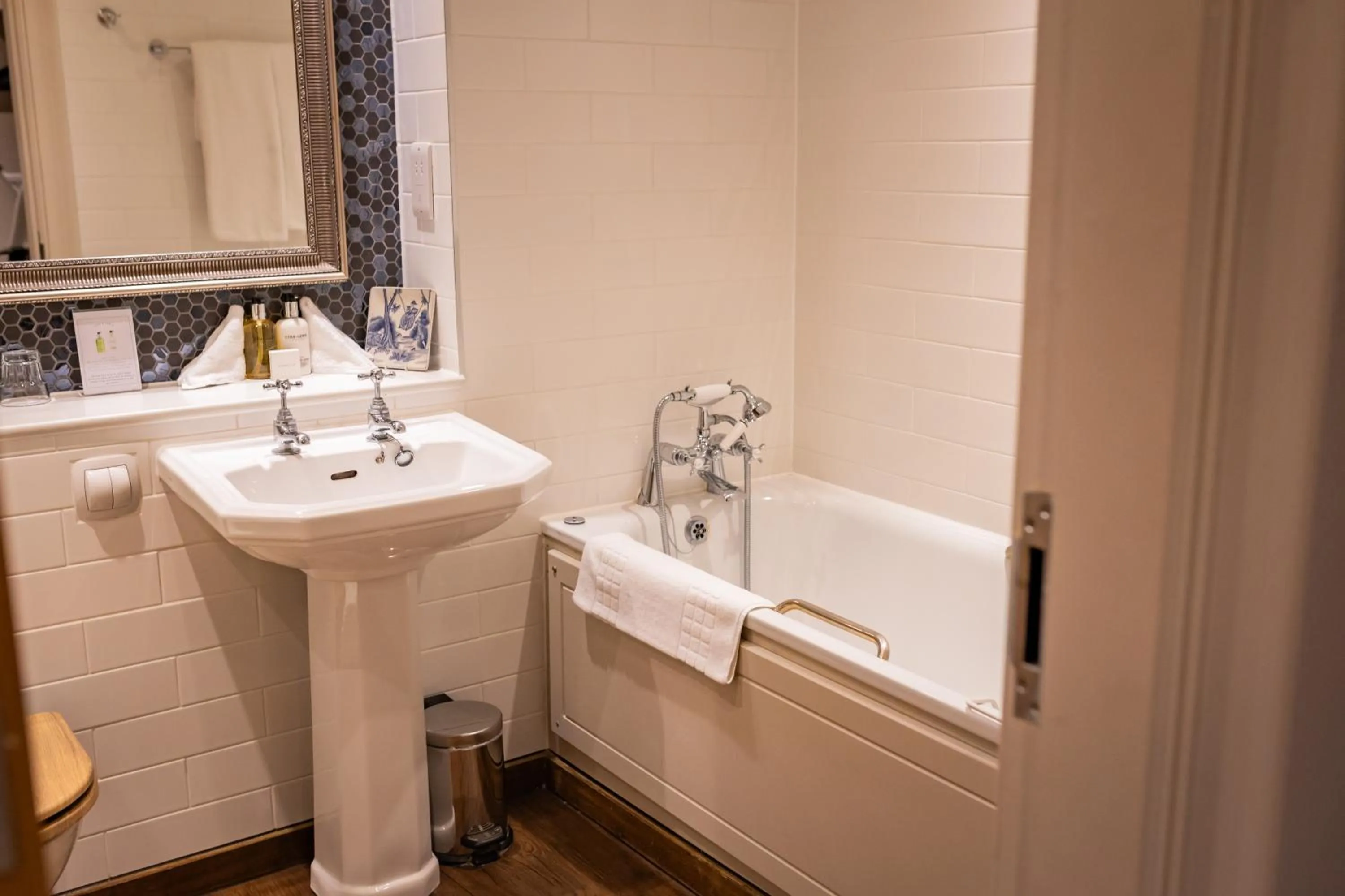 Bathroom in The Red Lion Hotel
