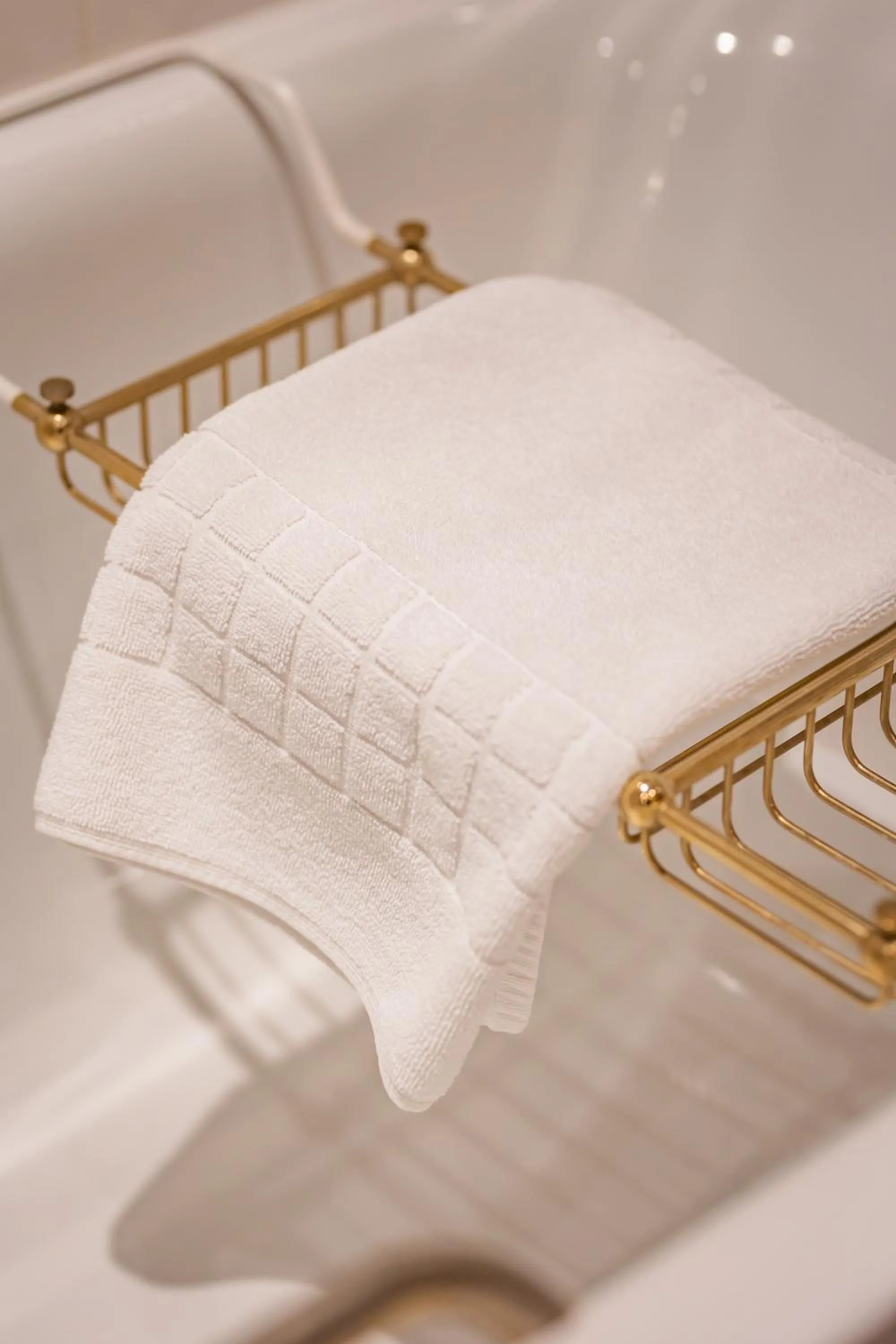 Bathroom in The Red Lion Hotel