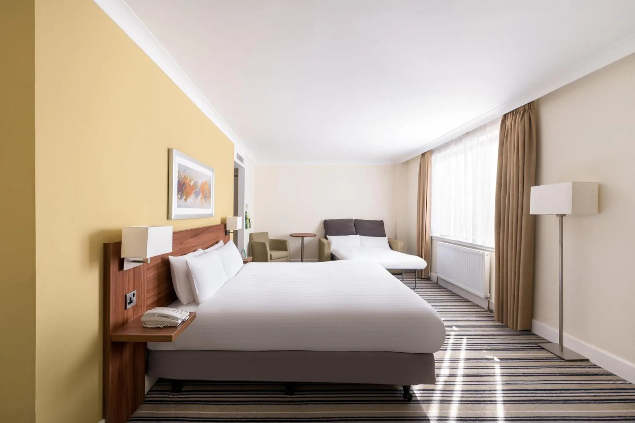 Photo of the whole room, Bed in Holiday Inn Glasgow - East Kilbride by IHG