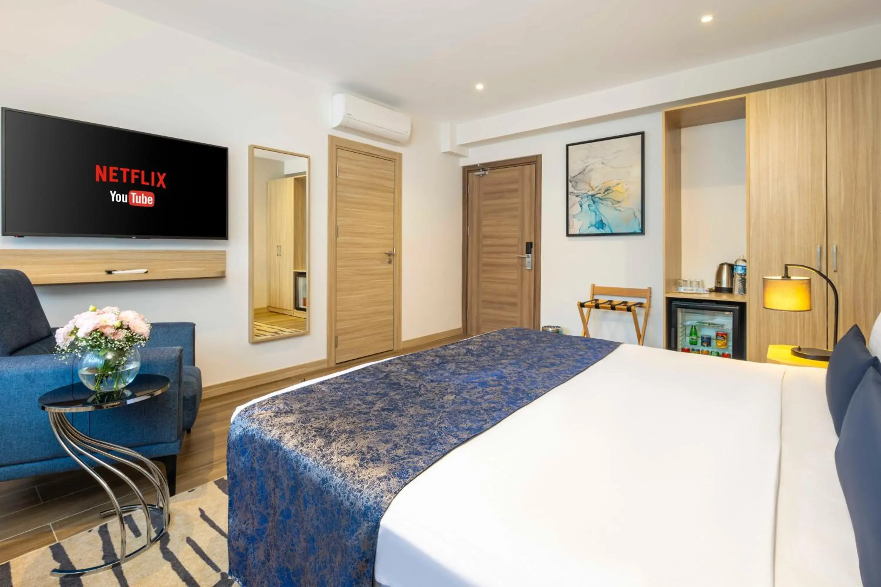 Photo of the whole room, Bed in The Capri Hotel Osmanbey Photo of the whole room, Bed in The Capri Hotel Osmanbey