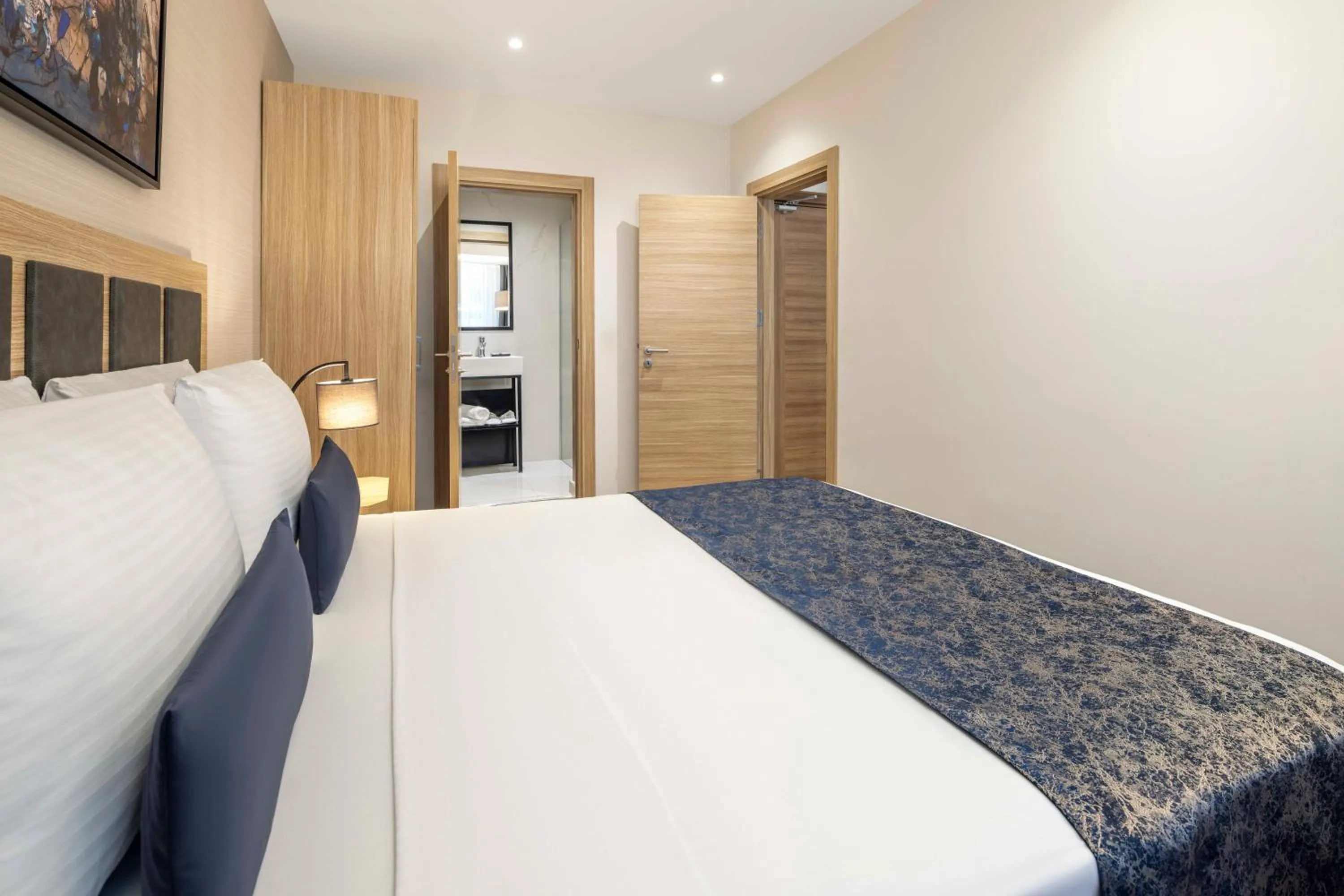 Bathroom, Bed in The Capri Hotel Osmanbey