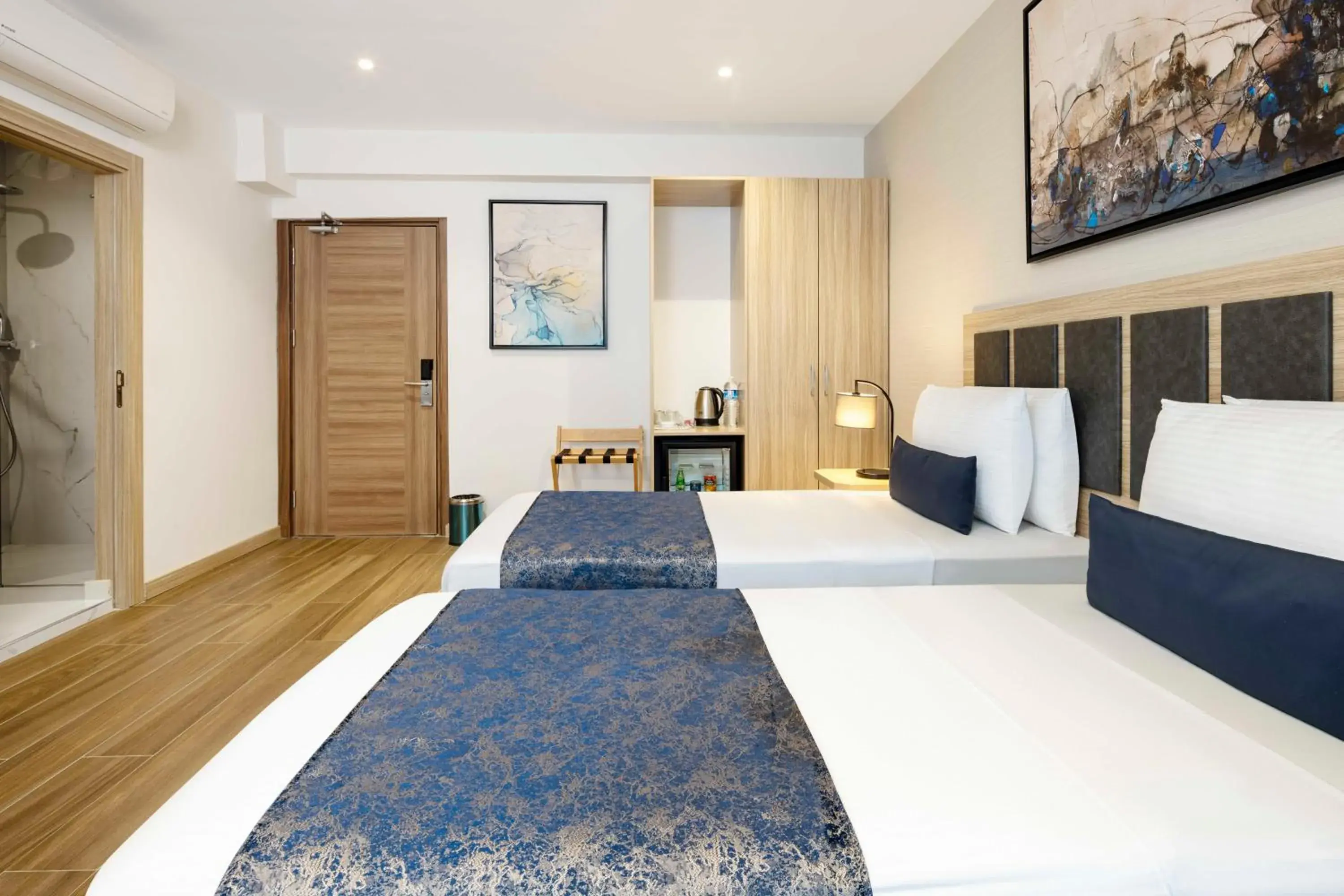 Photo of the whole room, Bed in The Capri Hotel Osmanbey Photo of the whole room, Bed in The Capri Hotel Osmanbey