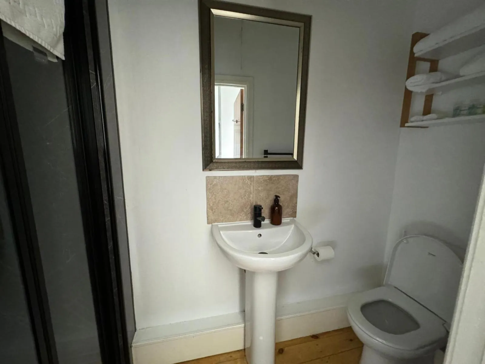 Toilet in The George Inn at Tideswell