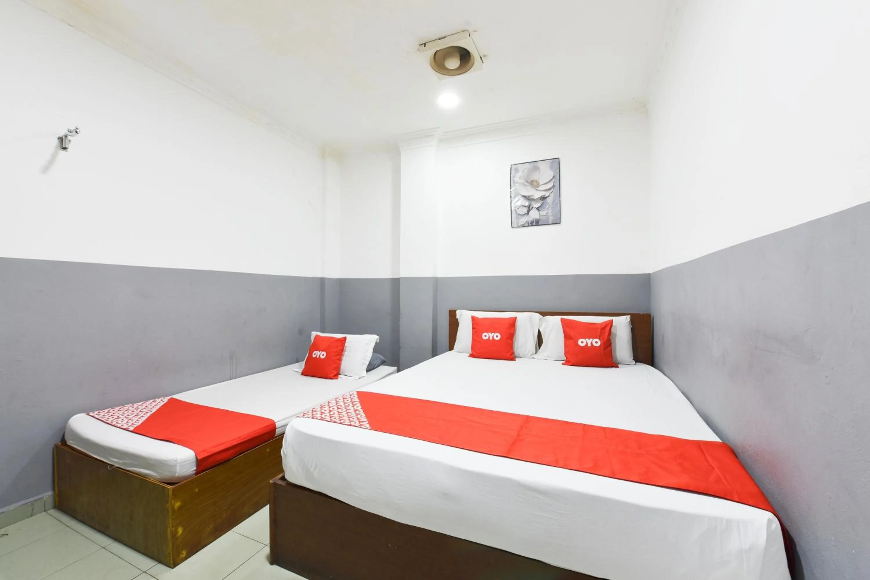 Bedroom, Bed in Hotel O Indah