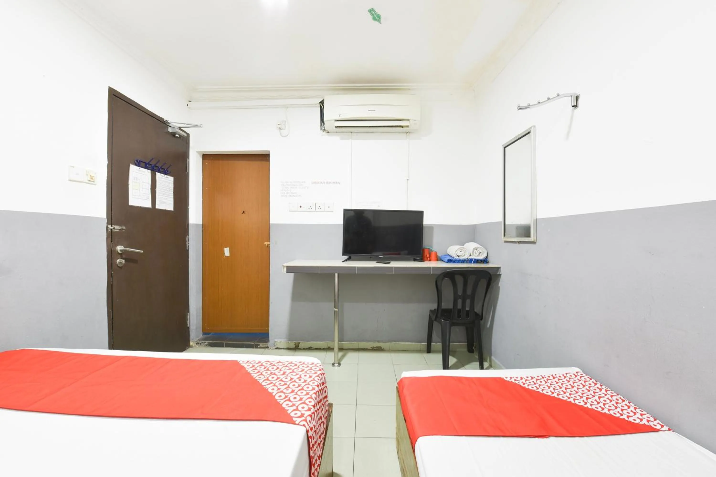 Bedroom, Bed in Hotel O Indah