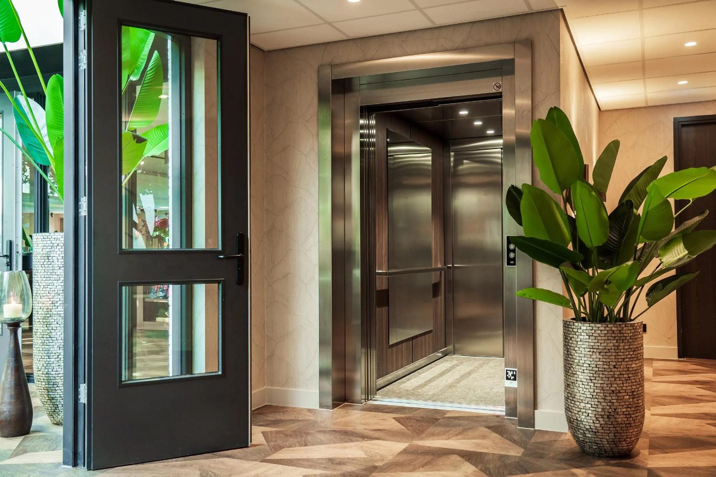 elevator in Eilandhotel Texel - Nieuw geopend hotel
