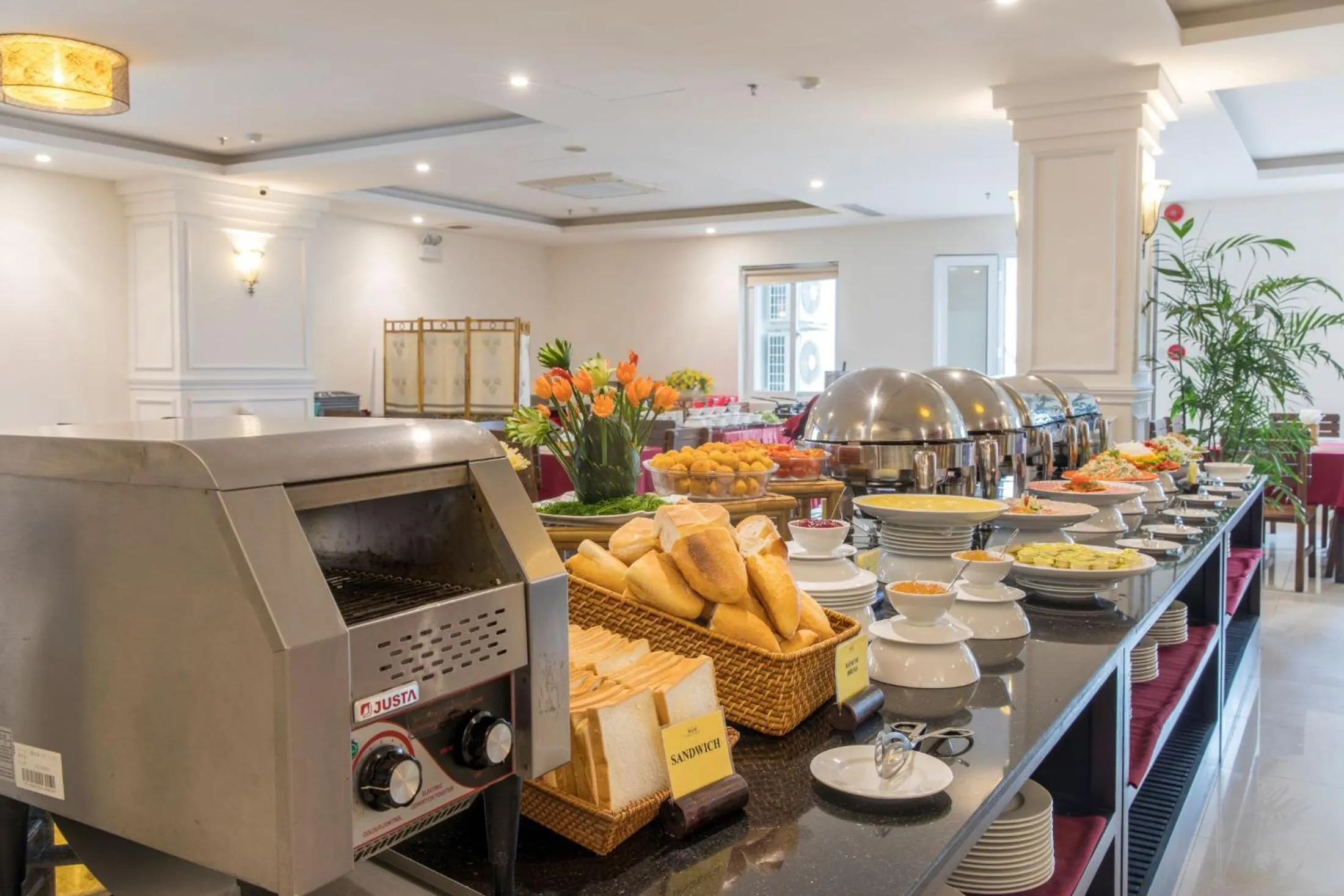 Restaurant/places to eat in Edele Hotel Nha Trang Beach