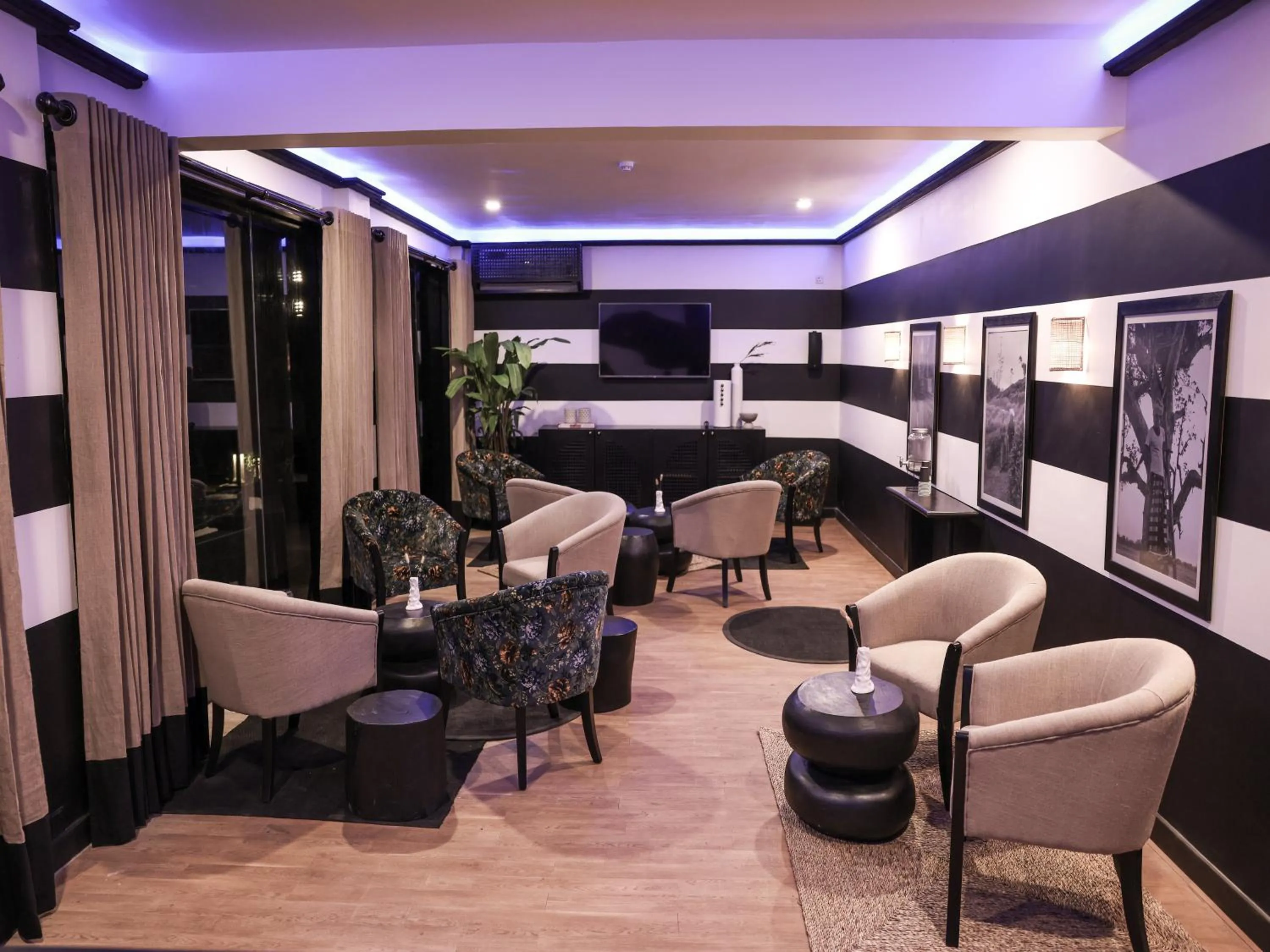 Karaoke in Sun Siyam Pasikudah