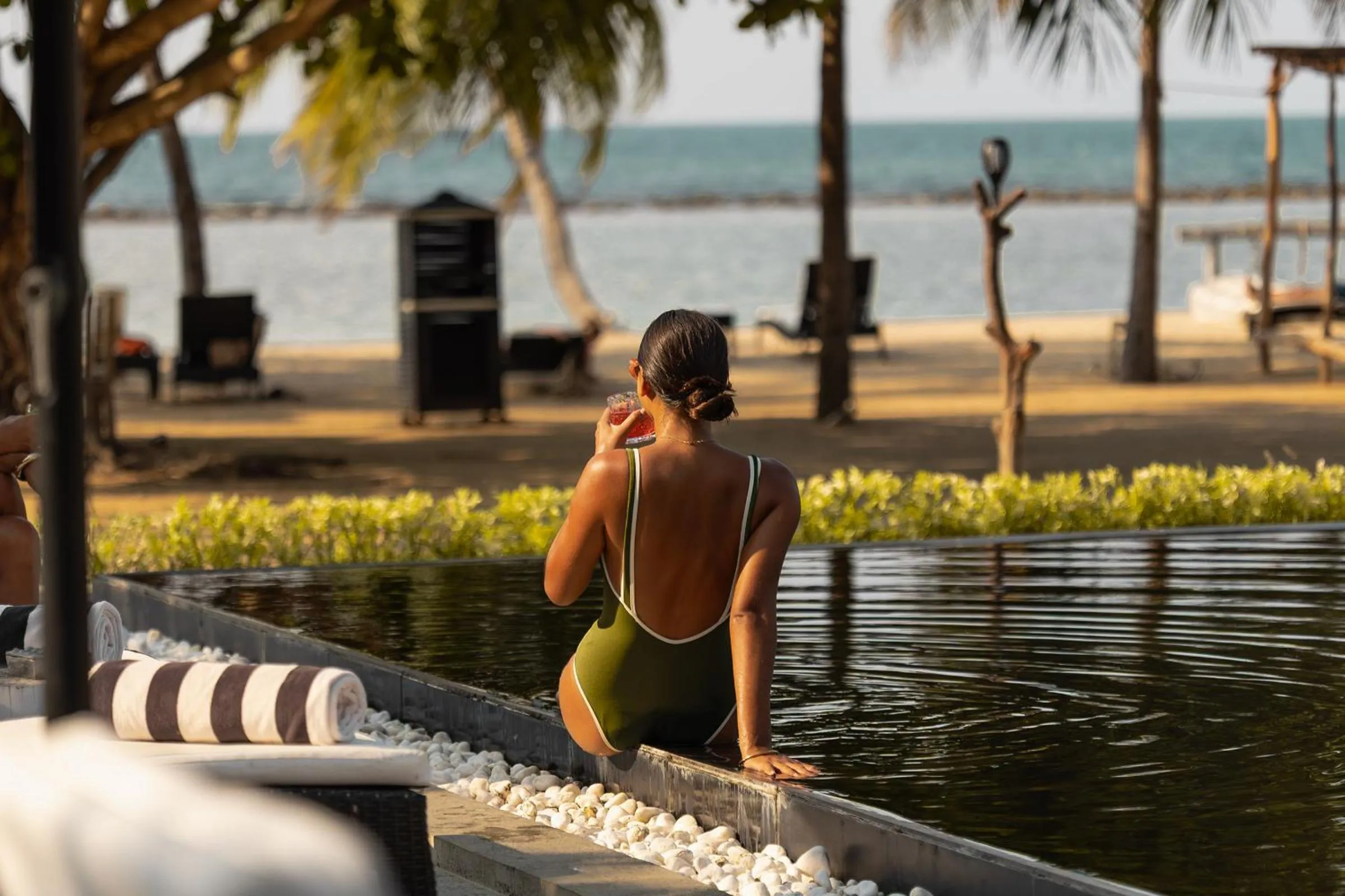 Swimming pool in Sun Siyam Pasikudah