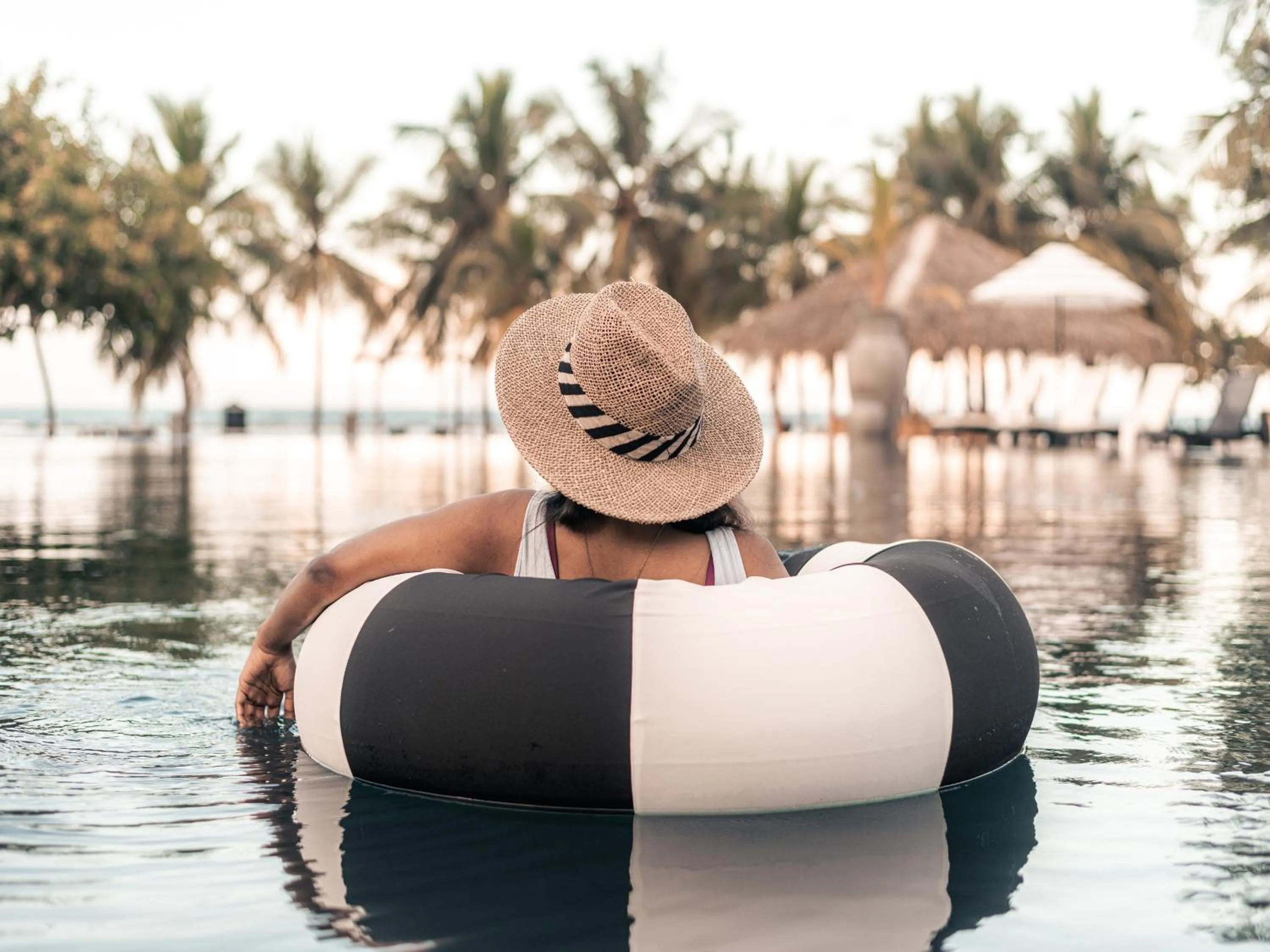 Pool view in Sun Siyam Pasikudah