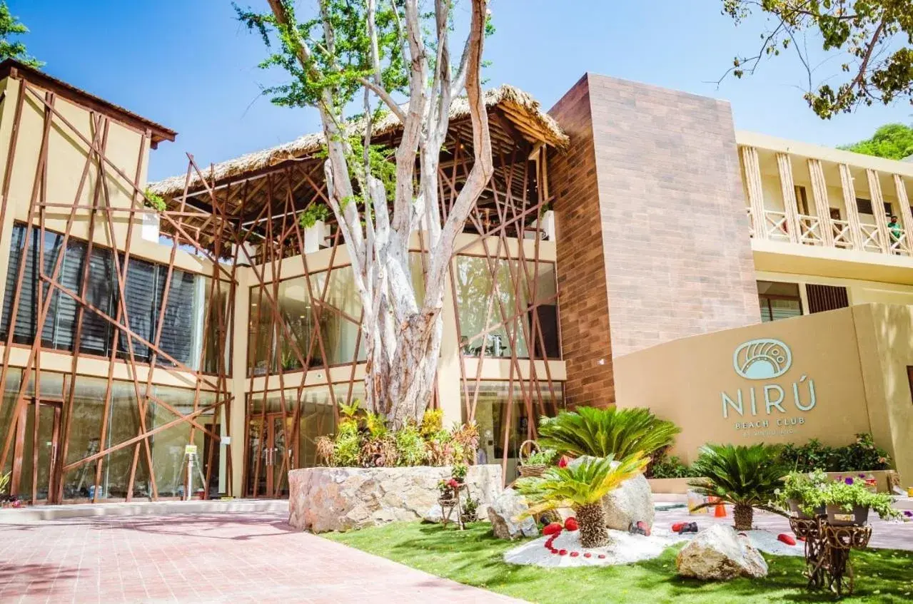 Lobby or reception in Nirú Ocean Suites by Binniguenda Lobby or reception in Nirú Ocean Suites by Binniguenda