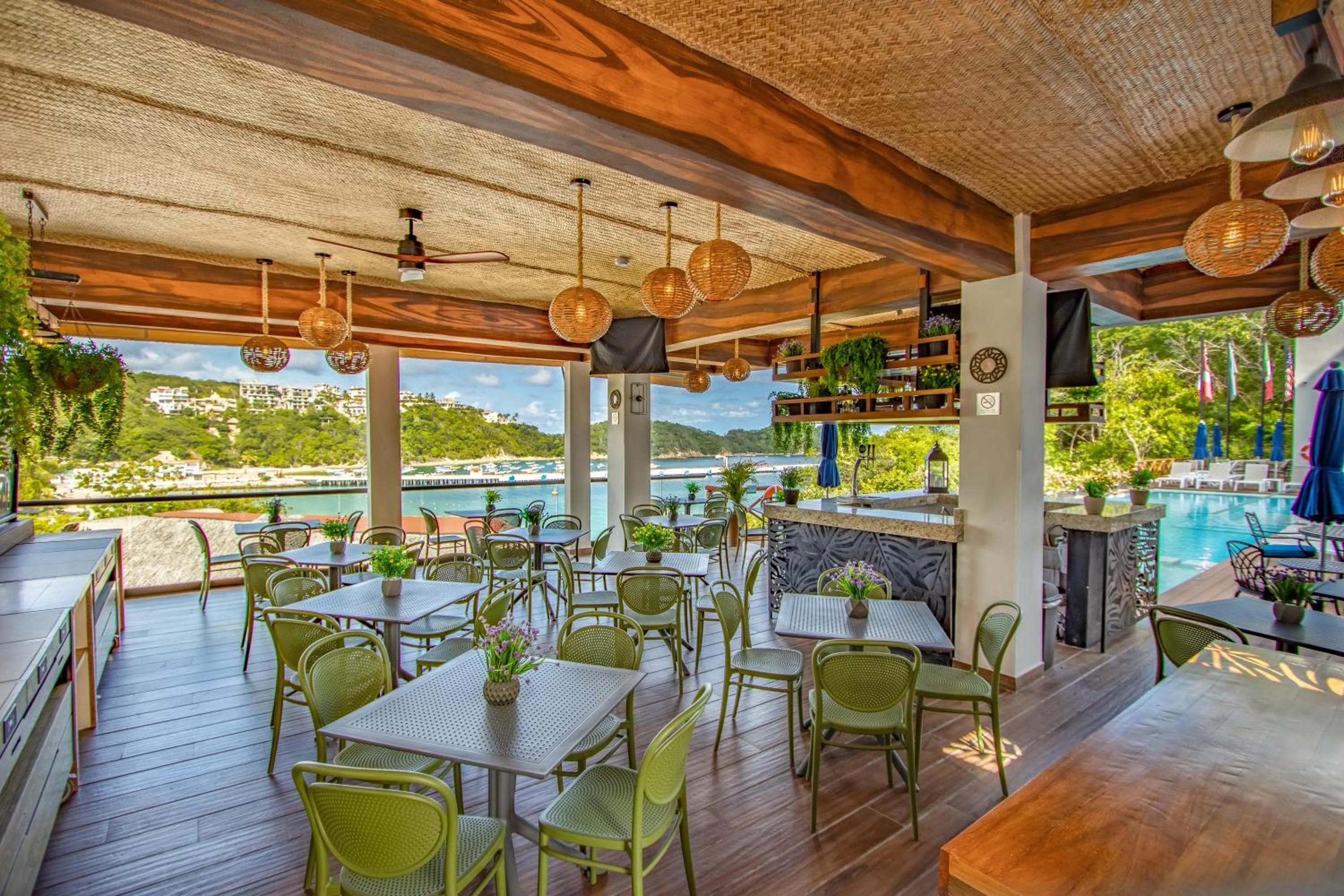 Restaurant/places to eat in Nirú Ocean Suites by Binniguenda