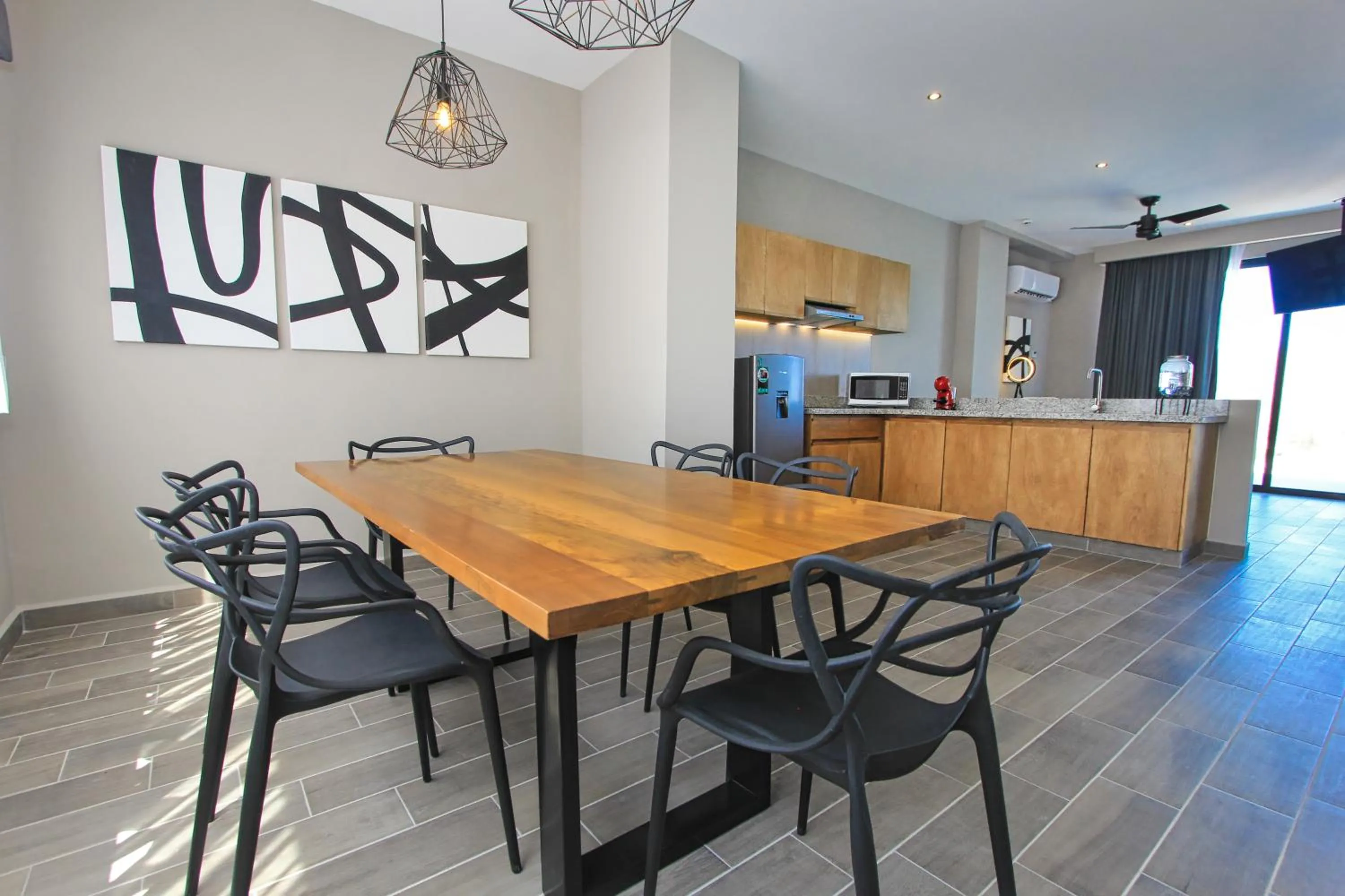 Kitchen or kitchenette in Nirú Ocean Suites by Binniguenda